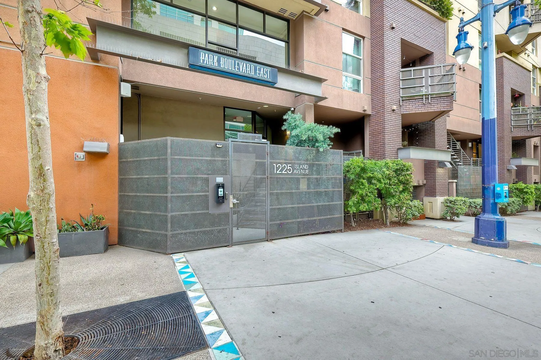 https://cdn.realtyfeed.com/cdn/127/260010680/f8be0cd4402fabe82a65e24e33d4db96.webp
