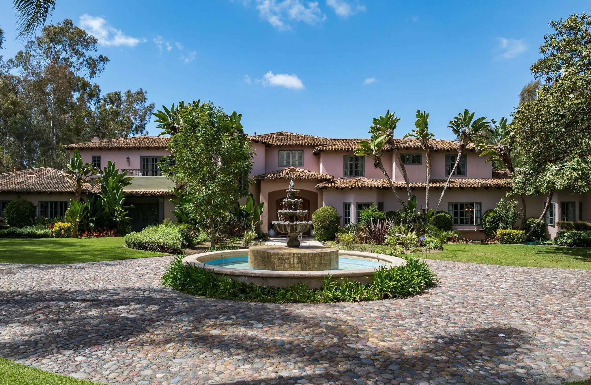 https://cdn.realtyfeed.com/cdn/127/260010695/9d78b4bcf5319c57b79d84da54b696b8.webp