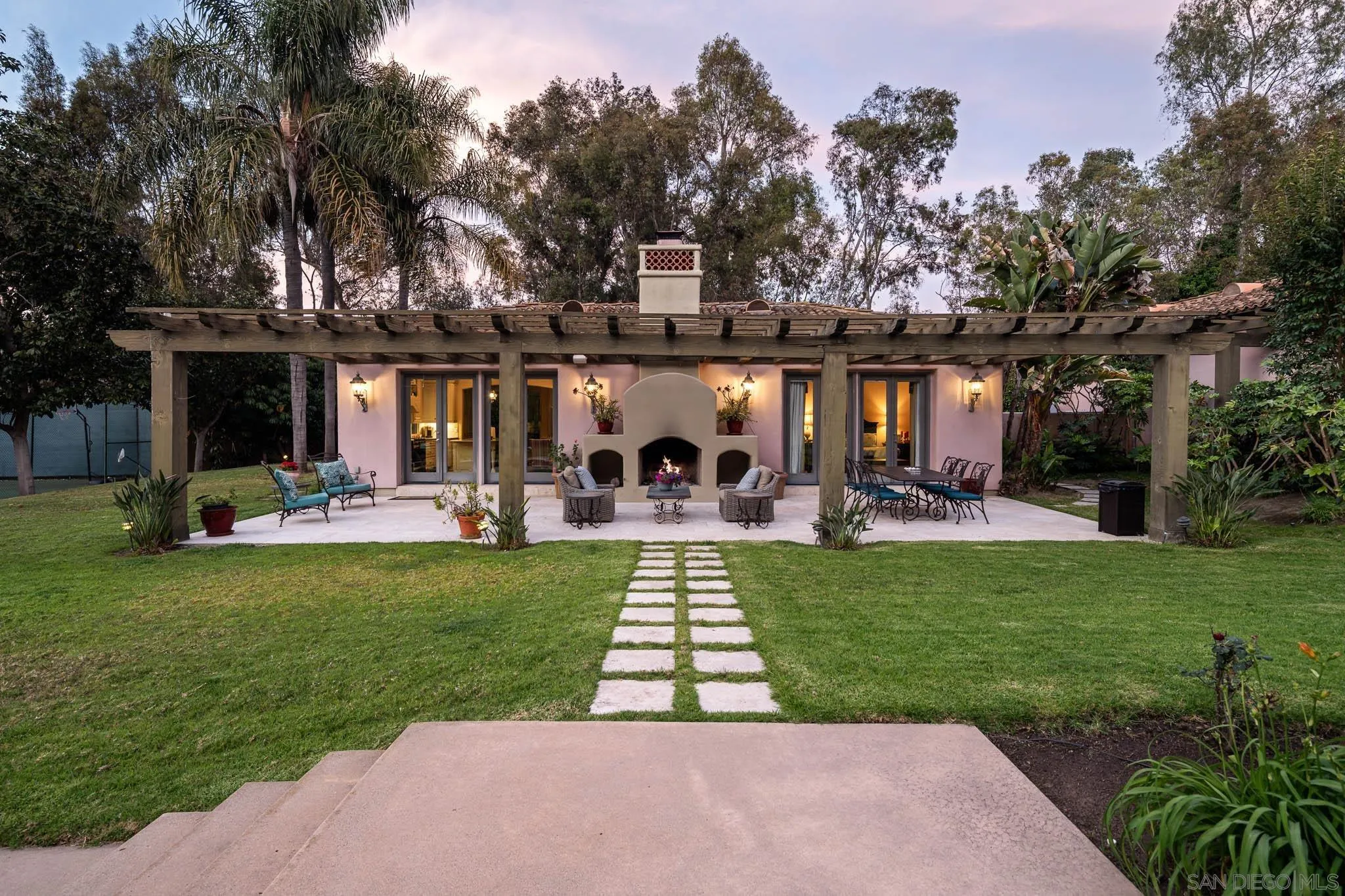 https://cdn.realtyfeed.com/cdn/127/260010695/a09415a1b217976932ec1bf264fa9820.webp