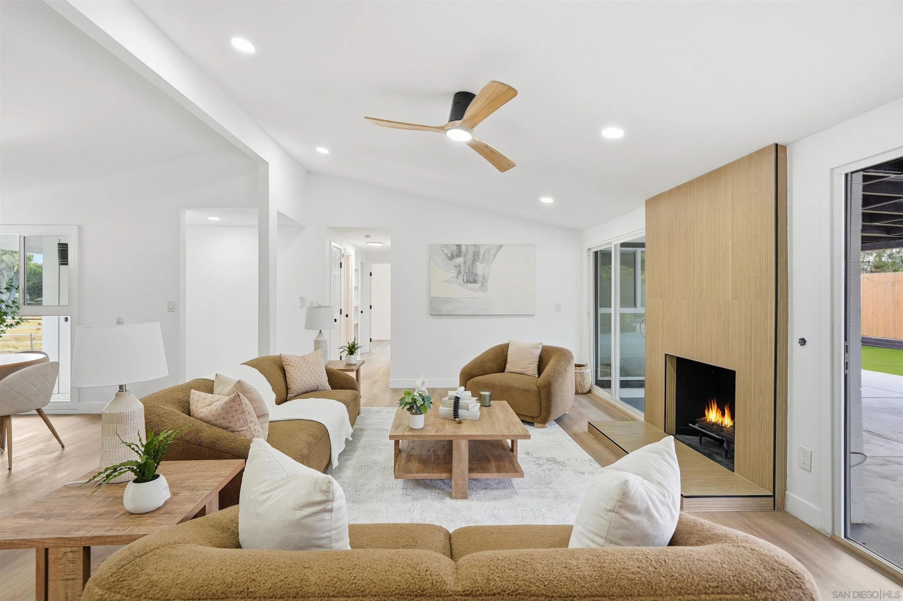 https://cdn.realtyfeed.com/cdn/127/260010697/2c8ca302bd32694f4066233b874f4e4a.webp