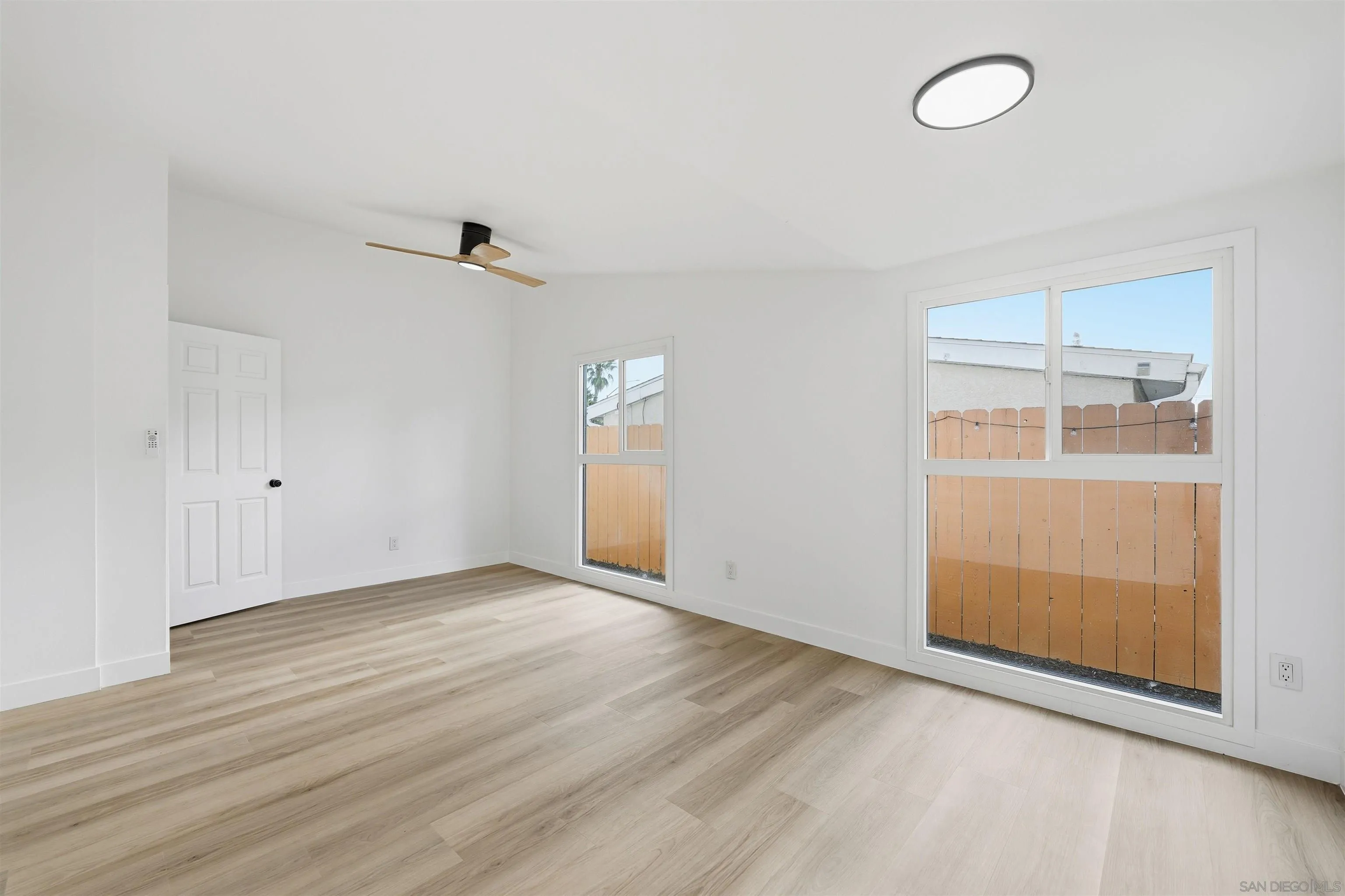 https://cdn.realtyfeed.com/cdn/127/260010697/451c442d9a610401ca3cd2d8ddc385eb.webp