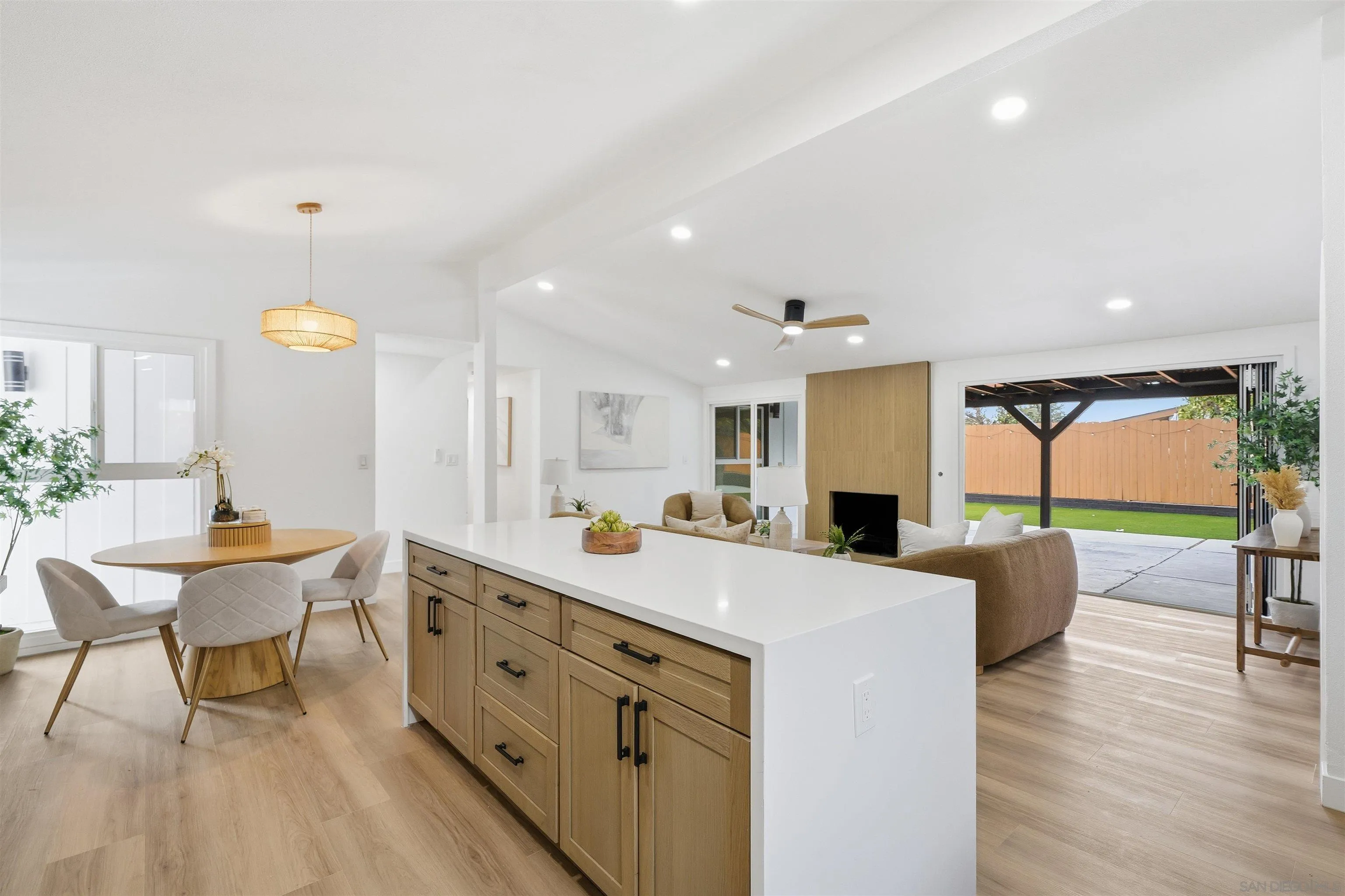 https://cdn.realtyfeed.com/cdn/127/260010697/7591a4393f7eacce3bbbe16ad6d14f0c.webp