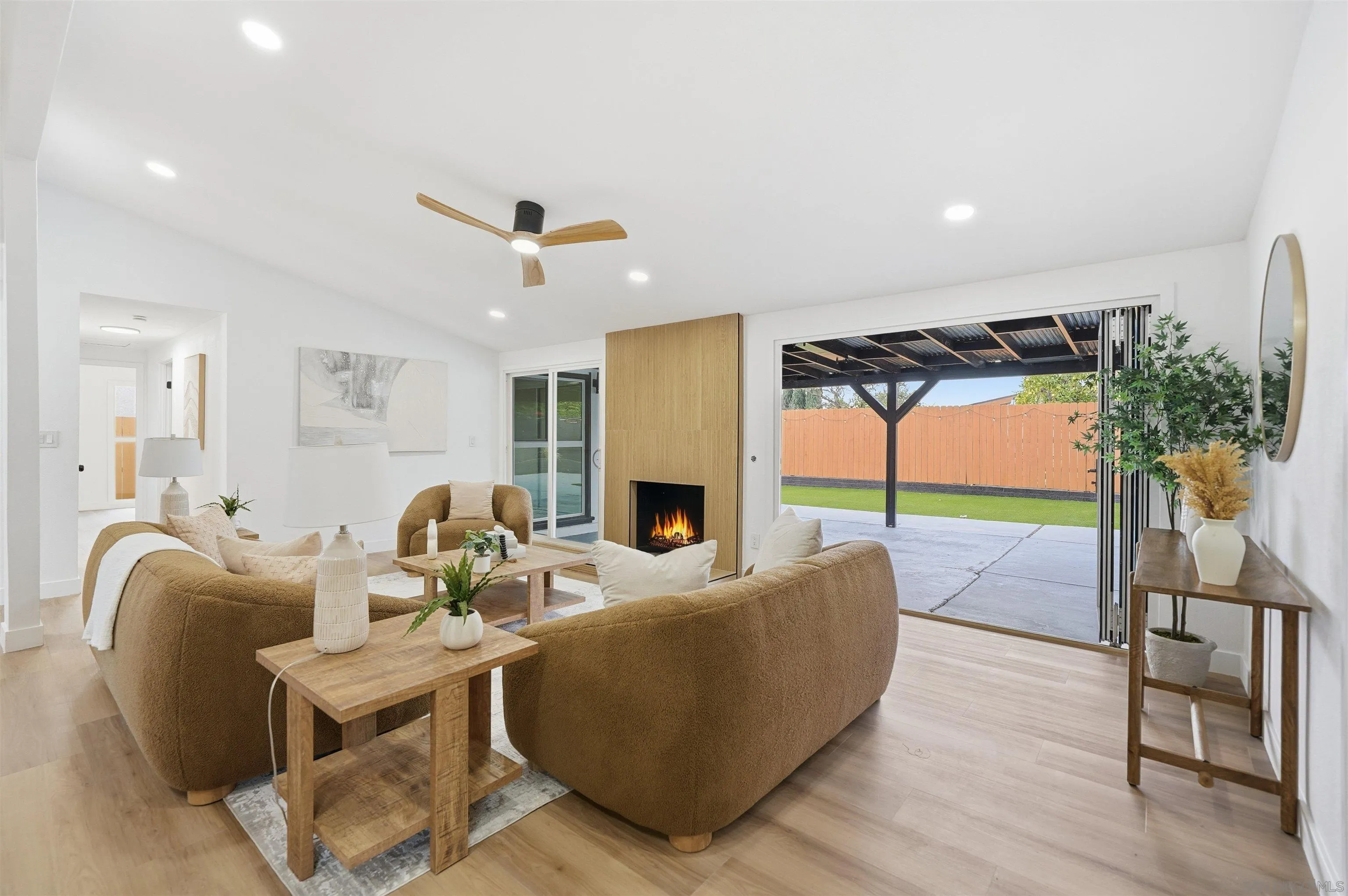https://cdn.realtyfeed.com/cdn/127/260010697/cd258ccd5f21e40f580e29c61b6f3546.webp