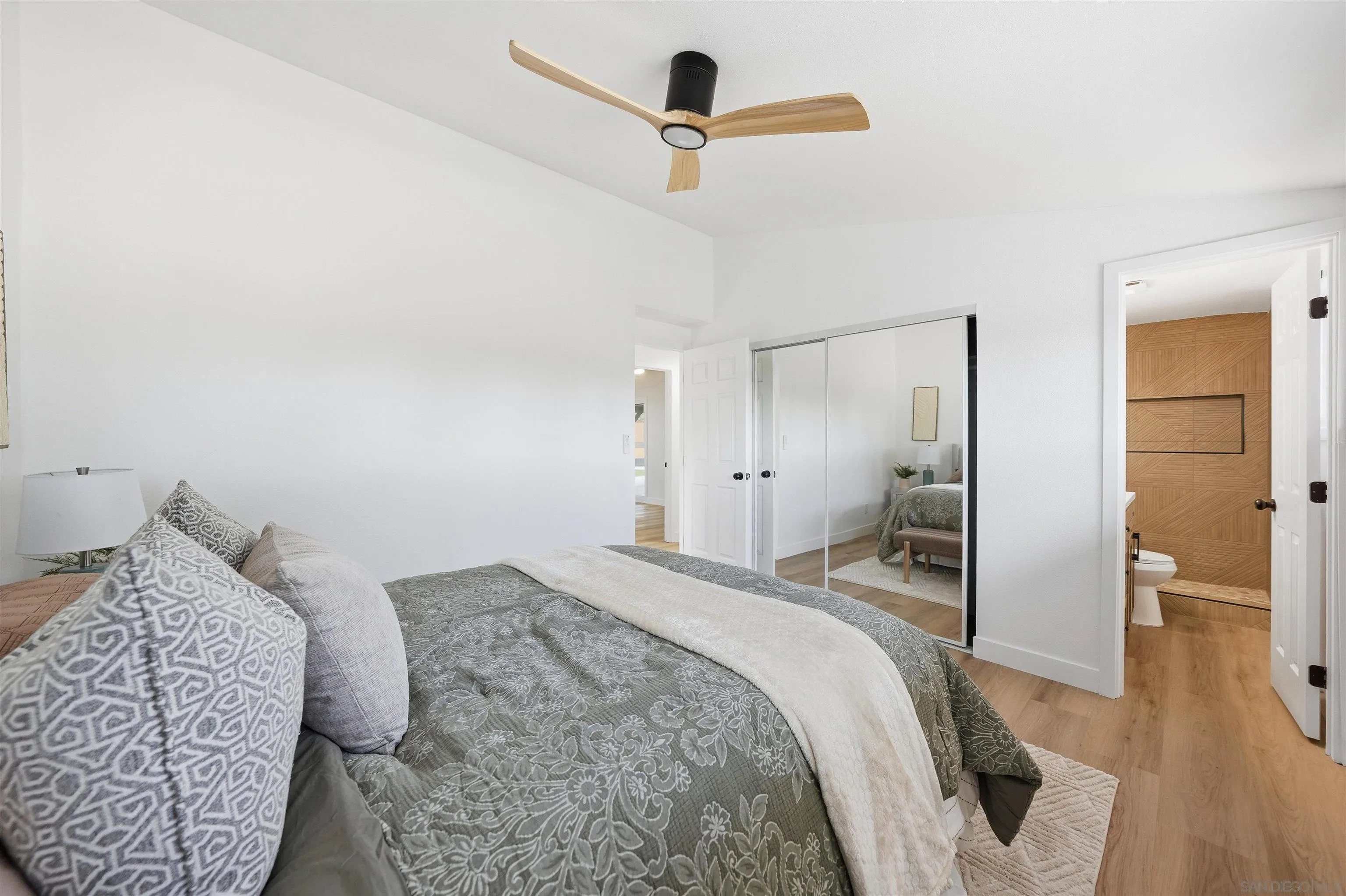https://cdn.realtyfeed.com/cdn/127/260010697/db14cc8f8a4349a595fe4c2ad4fd4006.webp