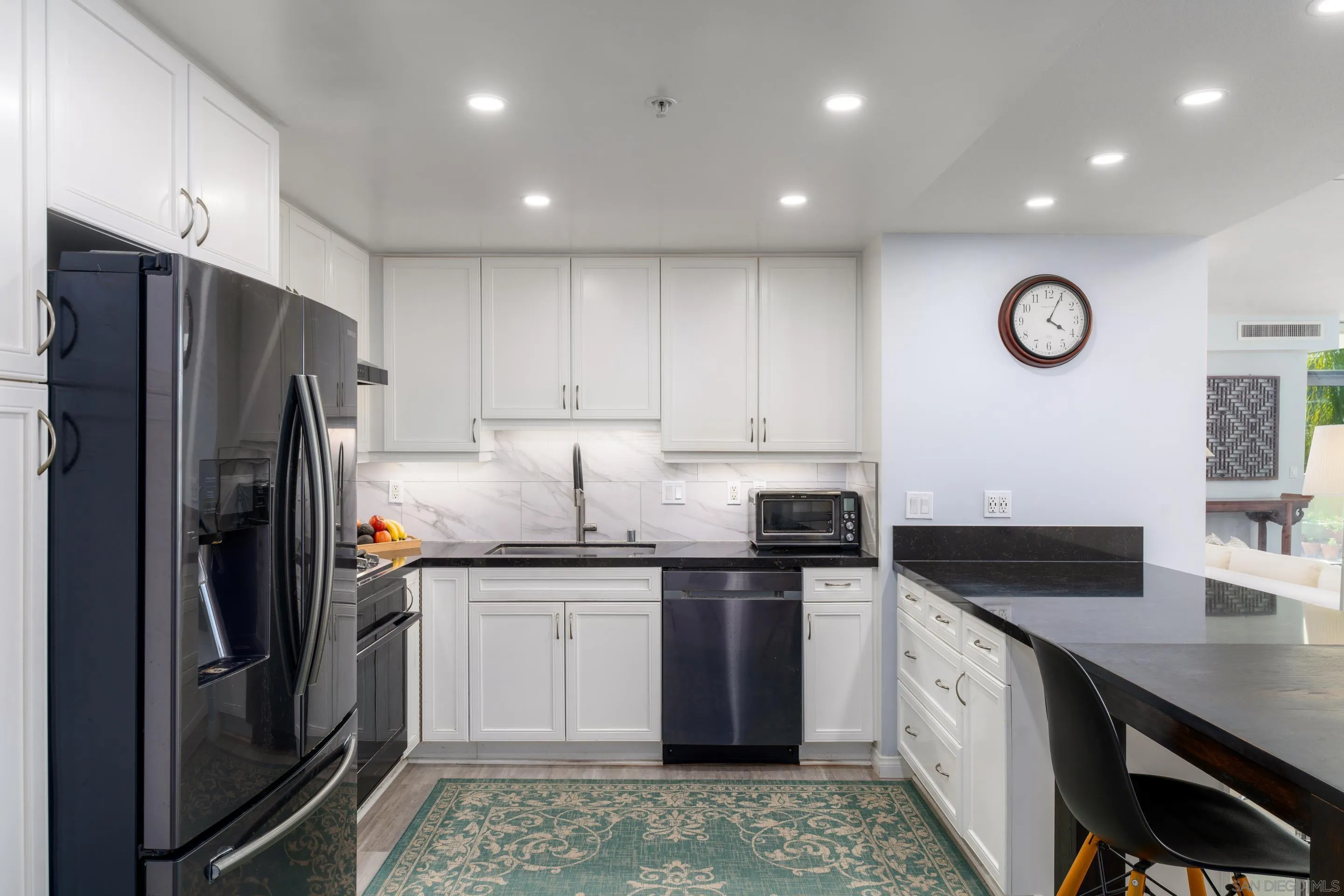 Photo #8: 260010700 Listing: Photo #8