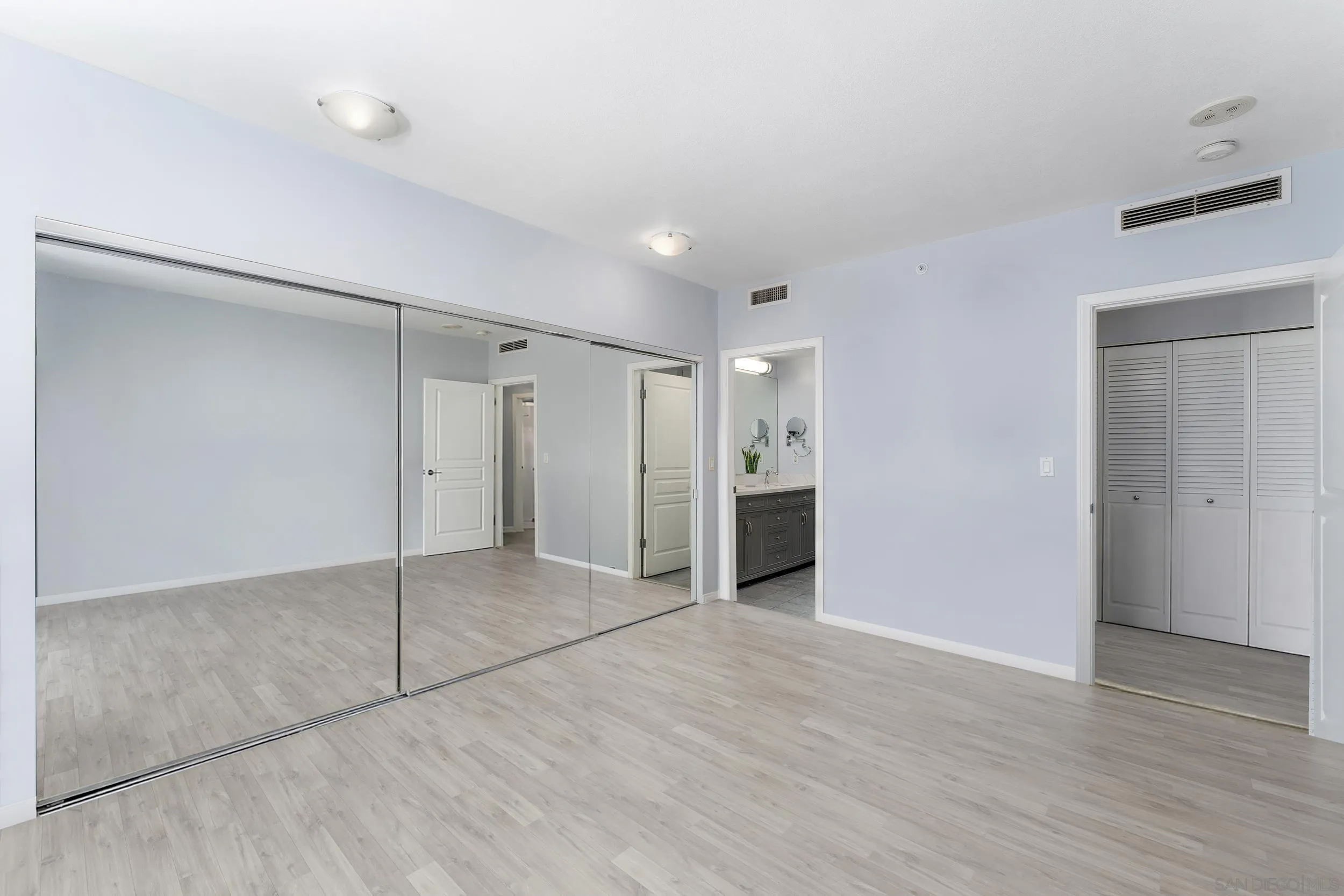 Photo #13: 260010700 Listing: Photo #13