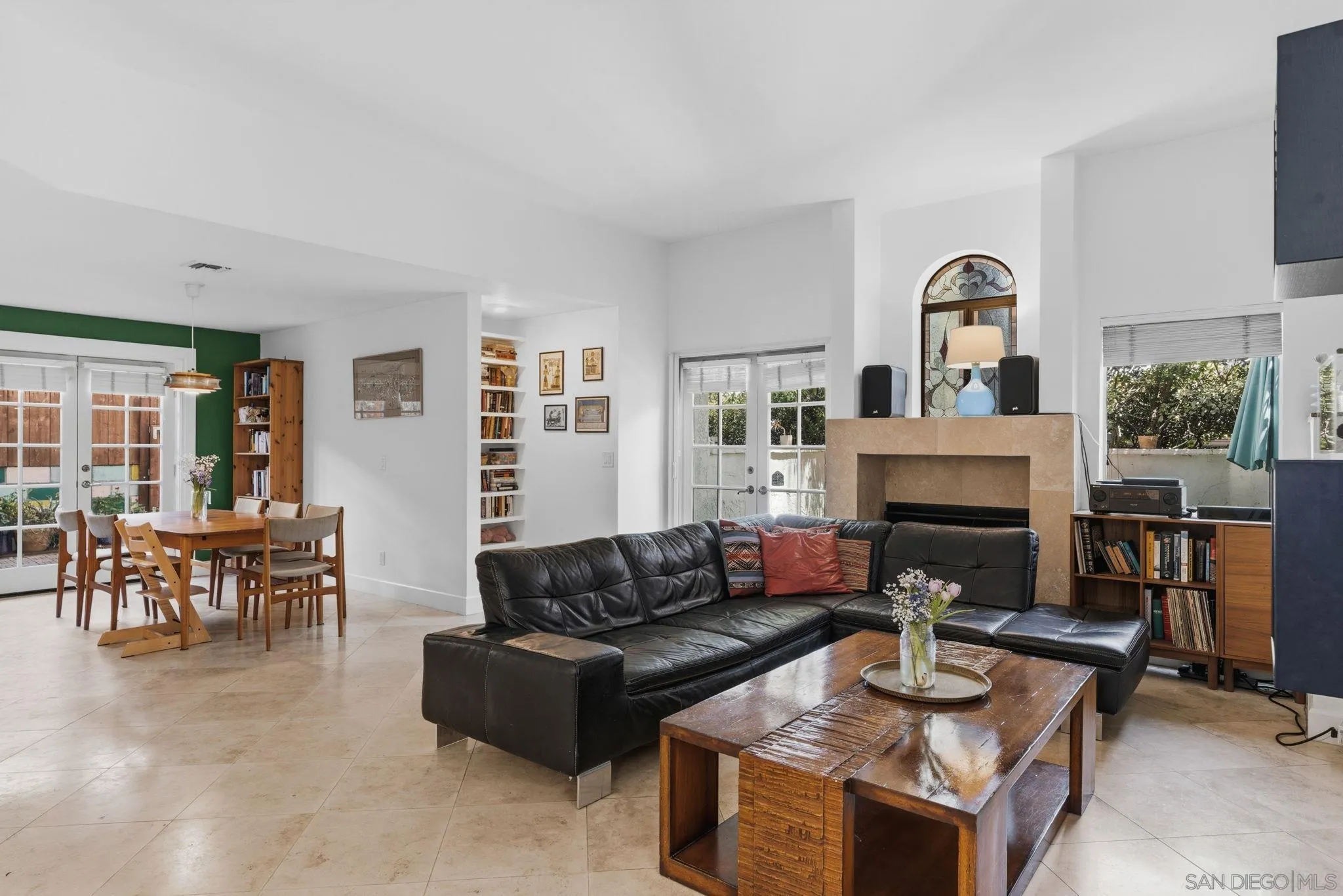 https://cdn.realtyfeed.com/cdn/127/260010702/79d99a709cd7768ae50ce8c48bfda172.webp