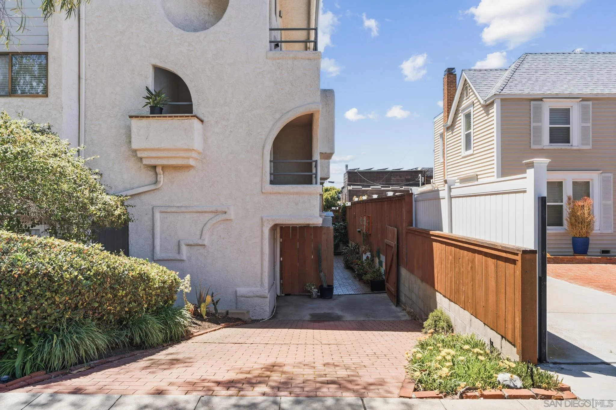 https://cdn.realtyfeed.com/cdn/127/260010702/b6bad86a1f530715dcdfa15654563c14.webp