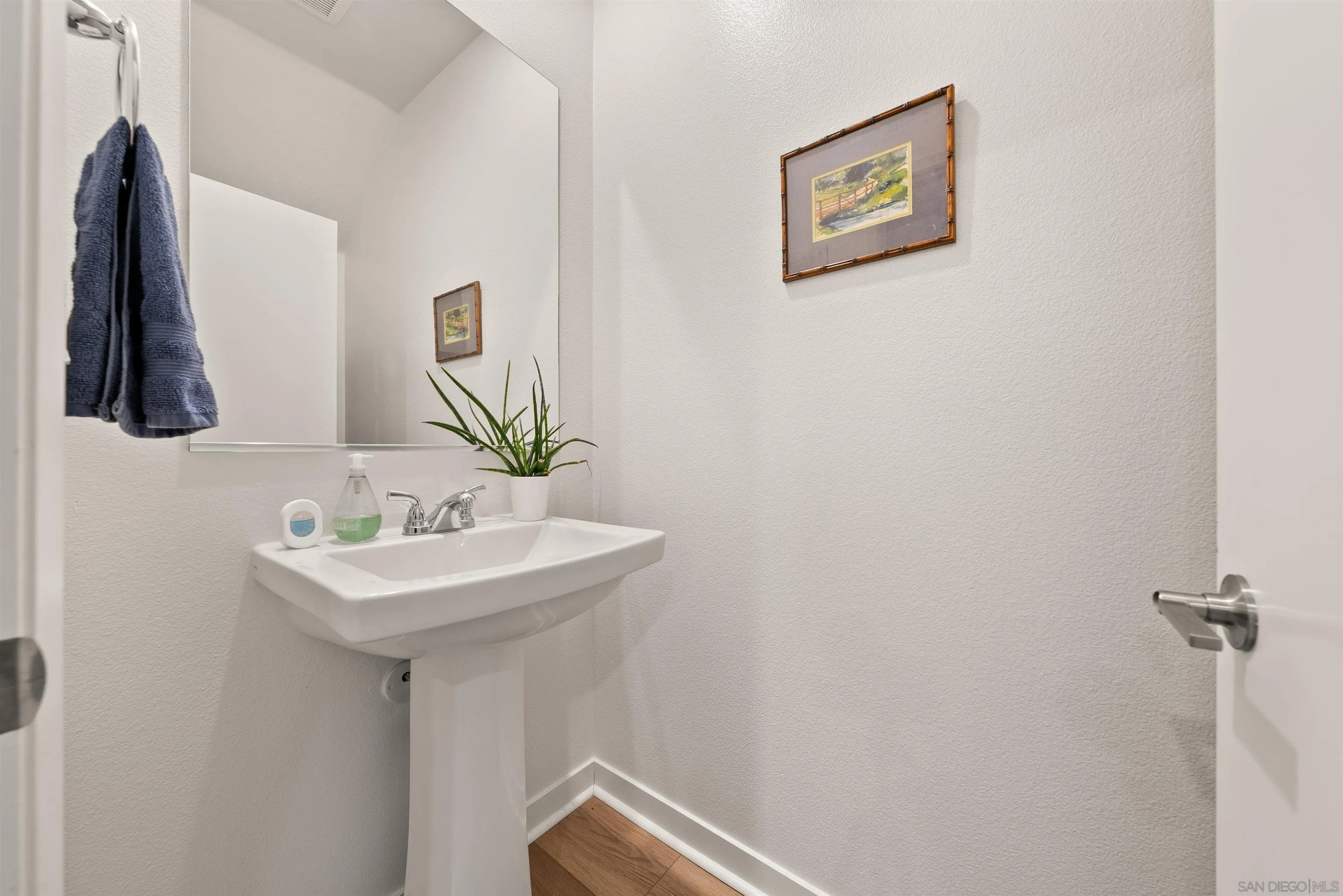 Photo #8: 260010708 Listing: Photo #8