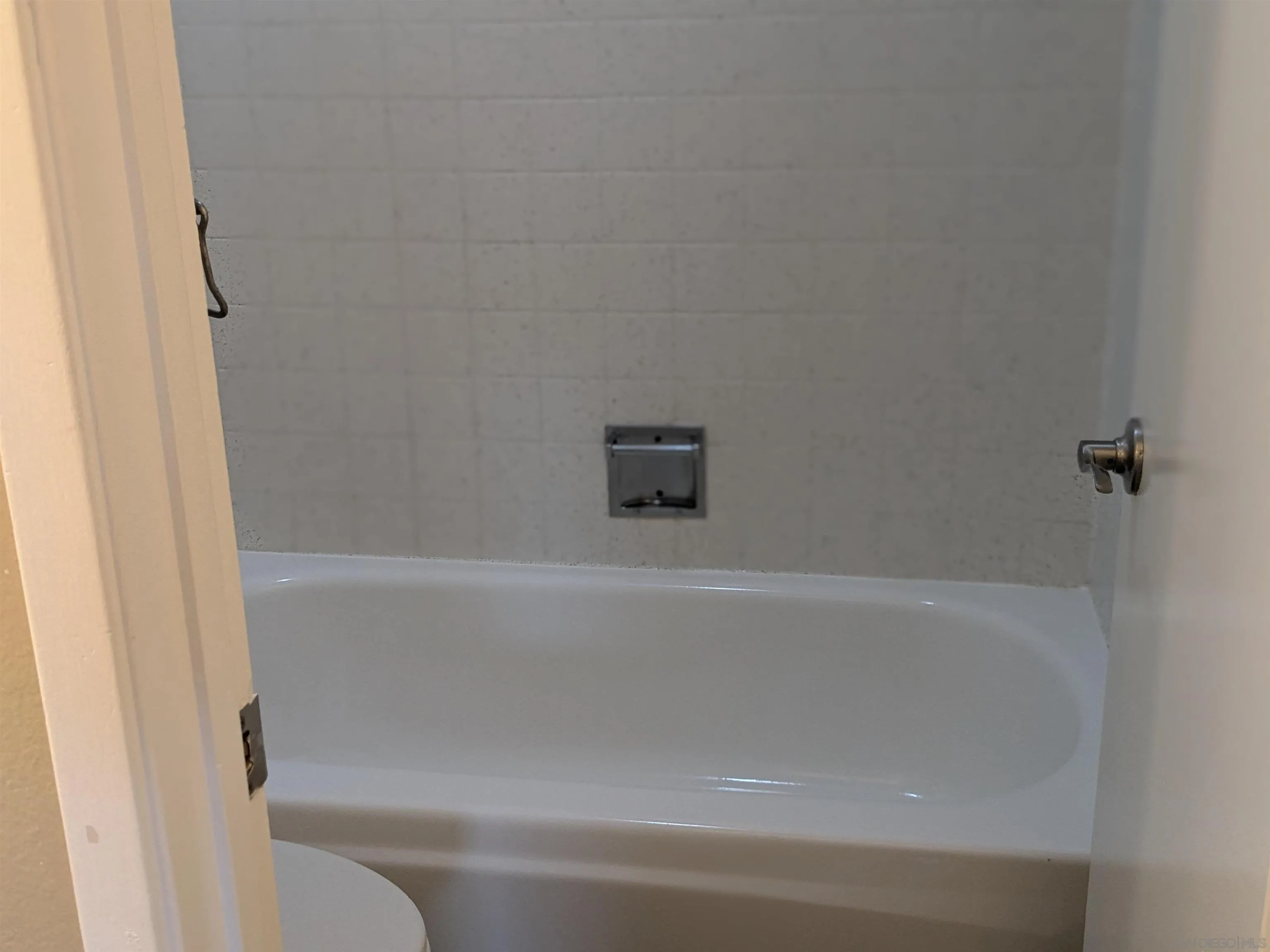 https://cdn.realtyfeed.com/cdn/127/260010710/68aba5c25a2f4de5b10c69e42a8671de.webp