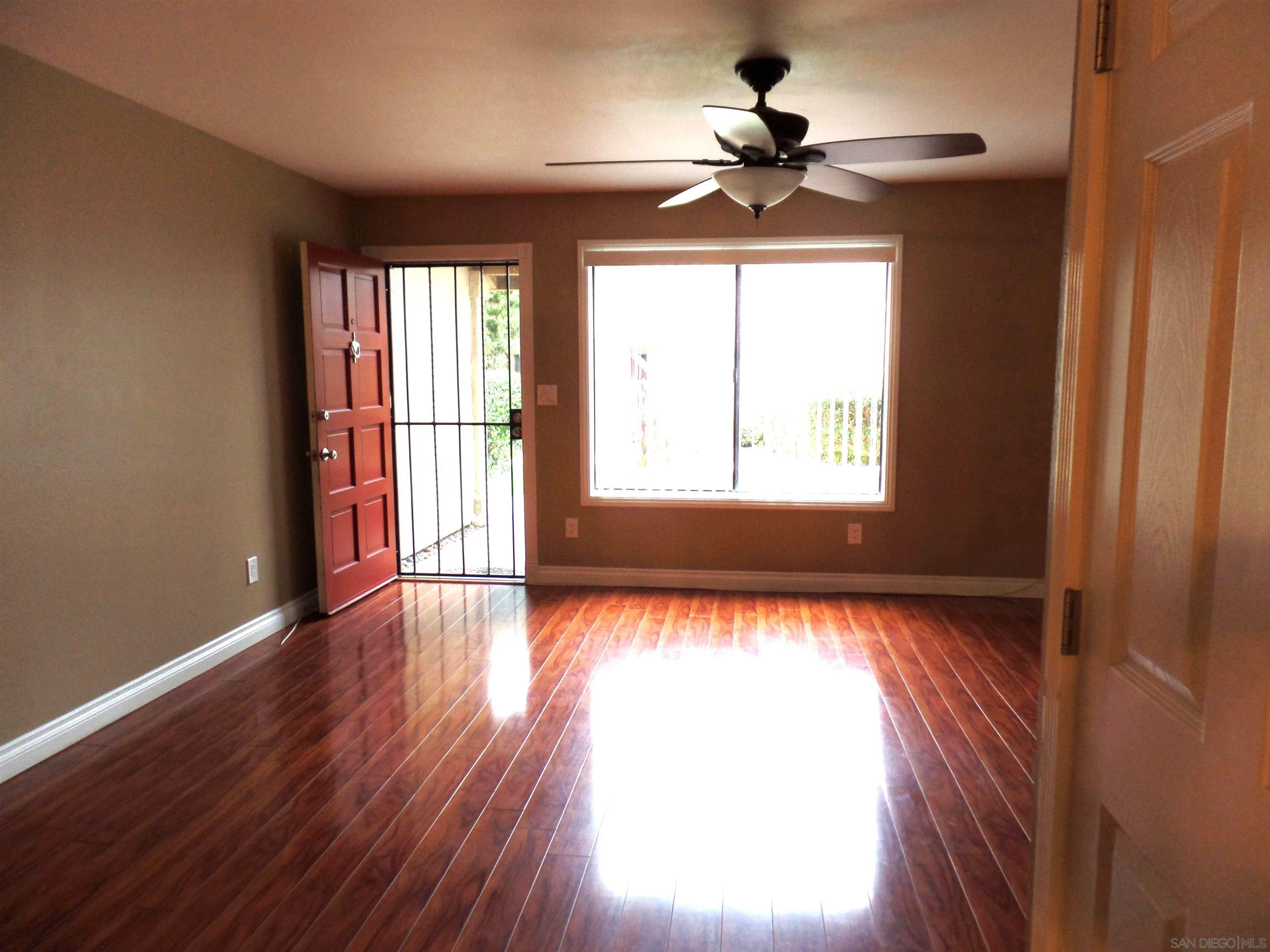 https://cdn.realtyfeed.com/cdn/127/260010710/eadf5e5a0dae5cdc1bd312f34048cc72.webp
