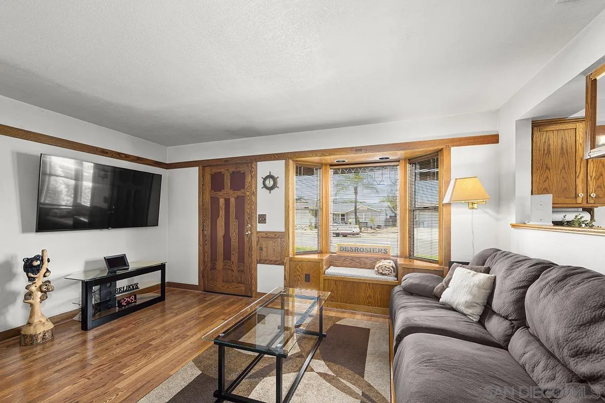 https://cdn.realtyfeed.com/cdn/127/260010711/01acd42048e2fa4edb31b589ba9ed289.webp