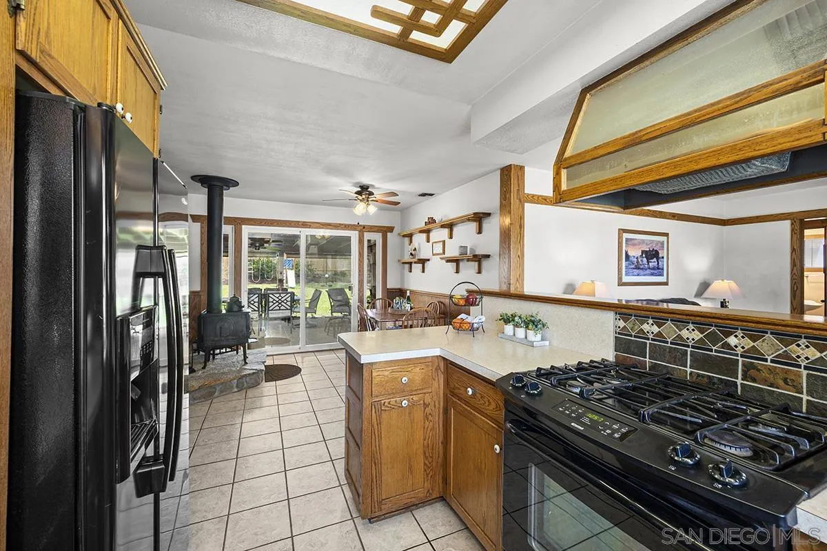 https://cdn.realtyfeed.com/cdn/127/260010711/bdafb284a5ce3346ece28203f20846f7.webp
