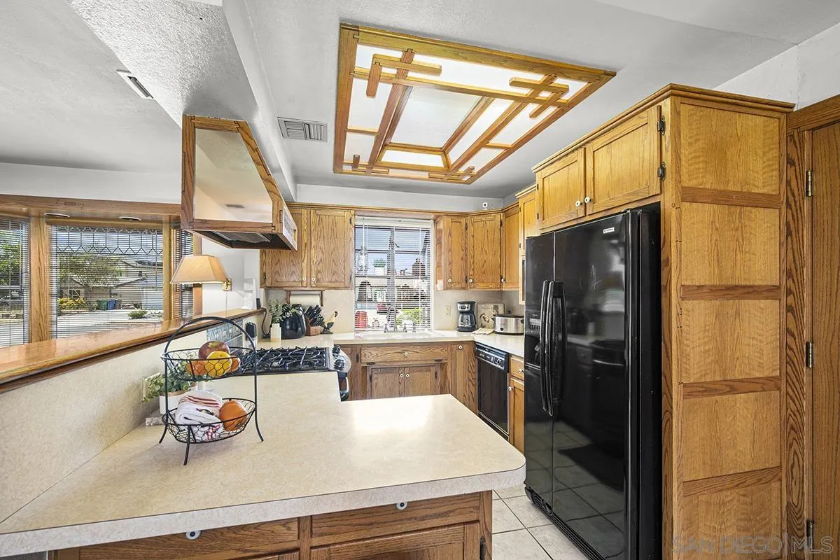 https://cdn.realtyfeed.com/cdn/127/260010711/e6e6cf1ba722048870ef60af3868e737.webp