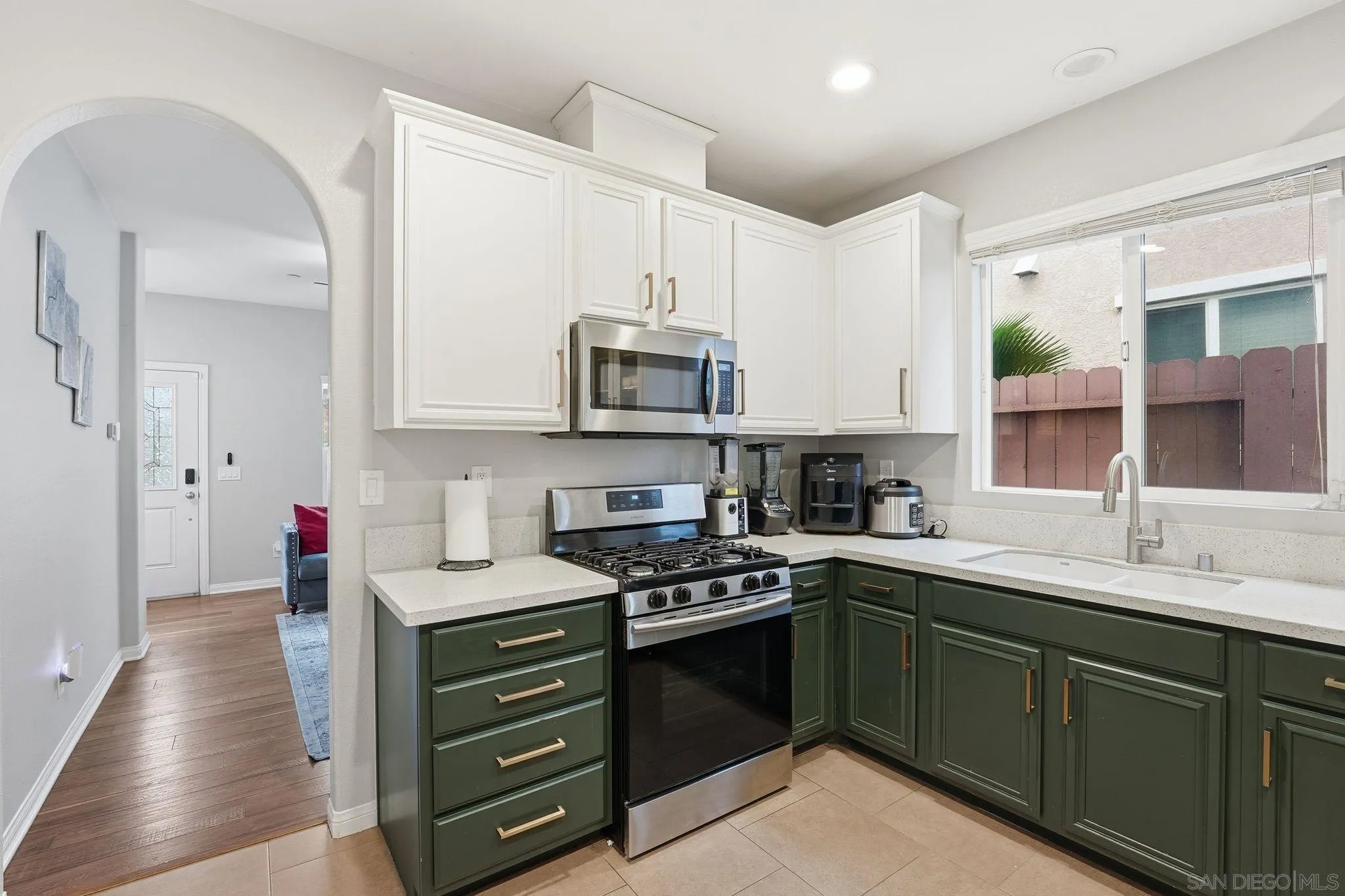 https://cdn.realtyfeed.com/cdn/127/260010721/2e65e900217c30307773afd0ba4918e7.webp