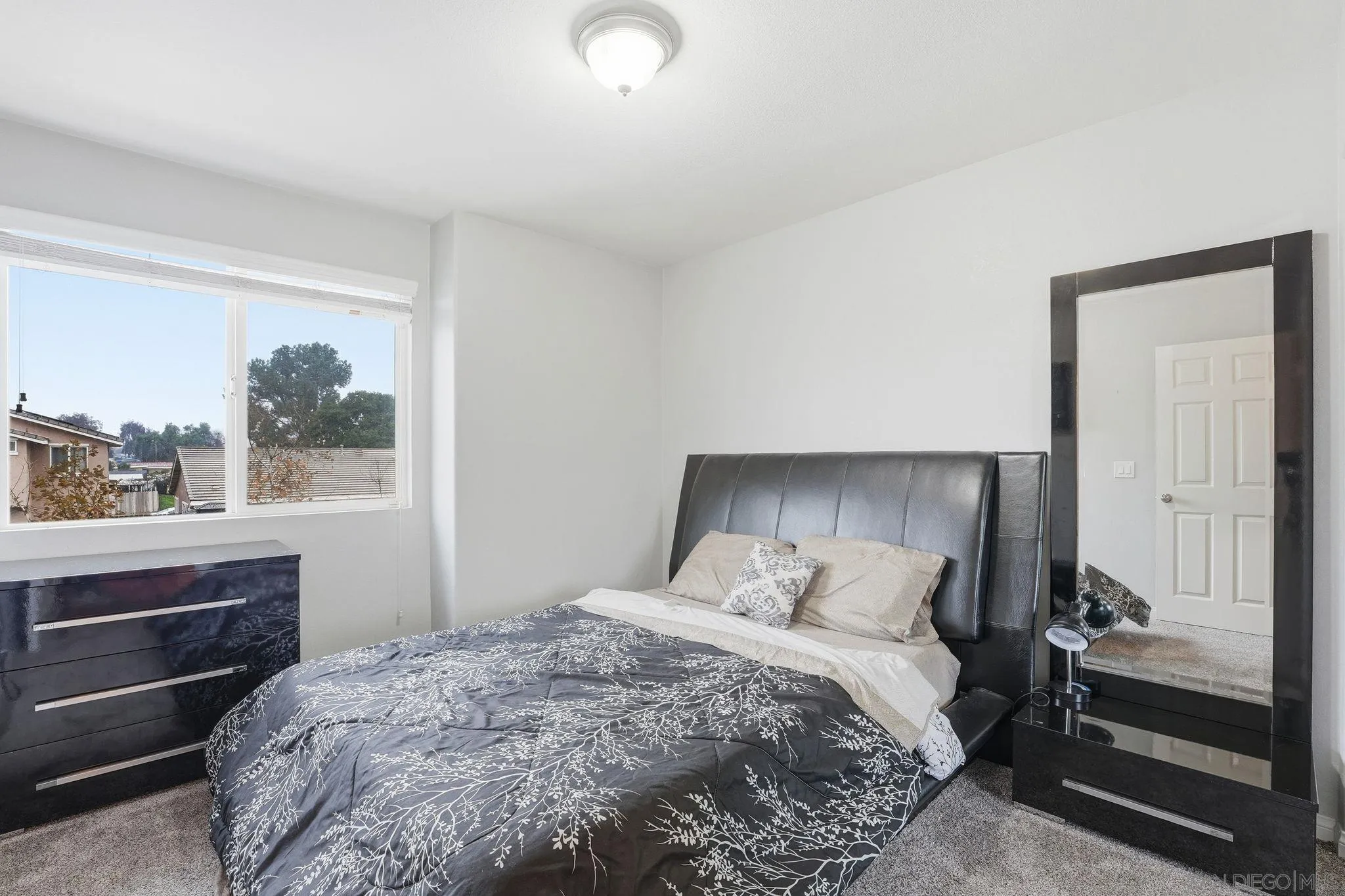 https://cdn.realtyfeed.com/cdn/127/260010721/4d5e37204983a2693d6956247b1362c3.webp