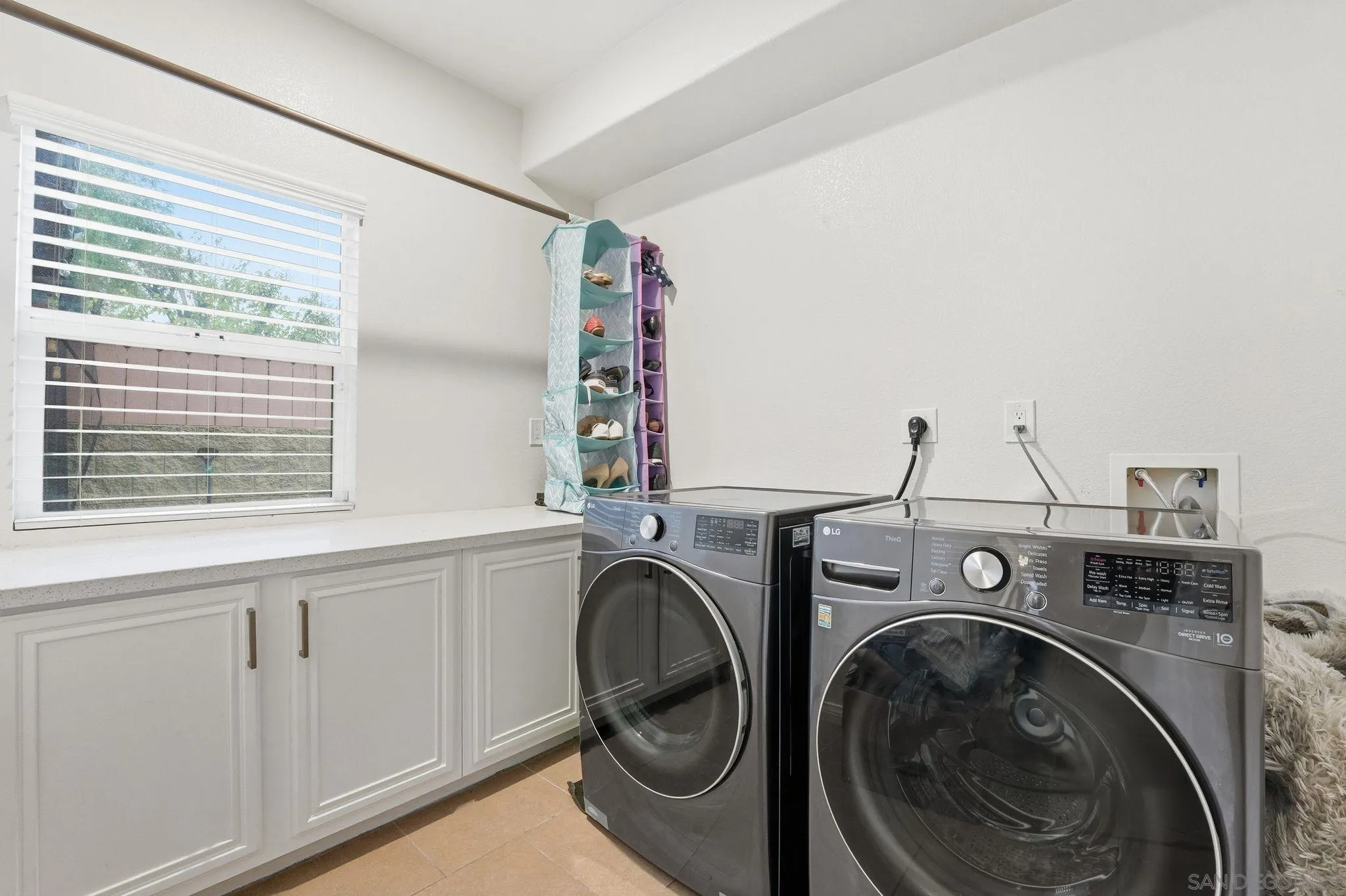 https://cdn.realtyfeed.com/cdn/127/260010721/88cf0abb9ee84305aa67248e9c97aed0.webp