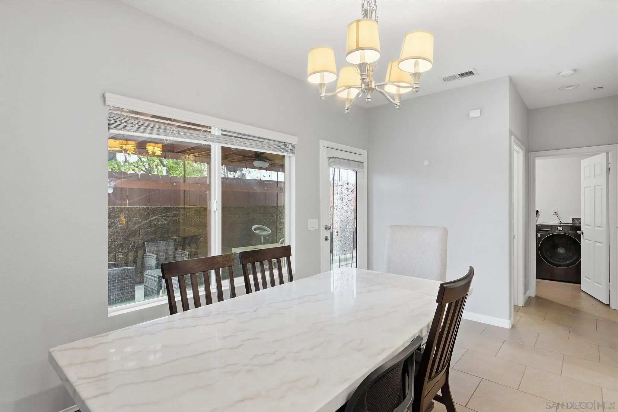 https://cdn.realtyfeed.com/cdn/127/260010721/9e0823b7288e52645636cedc452e21cc.webp