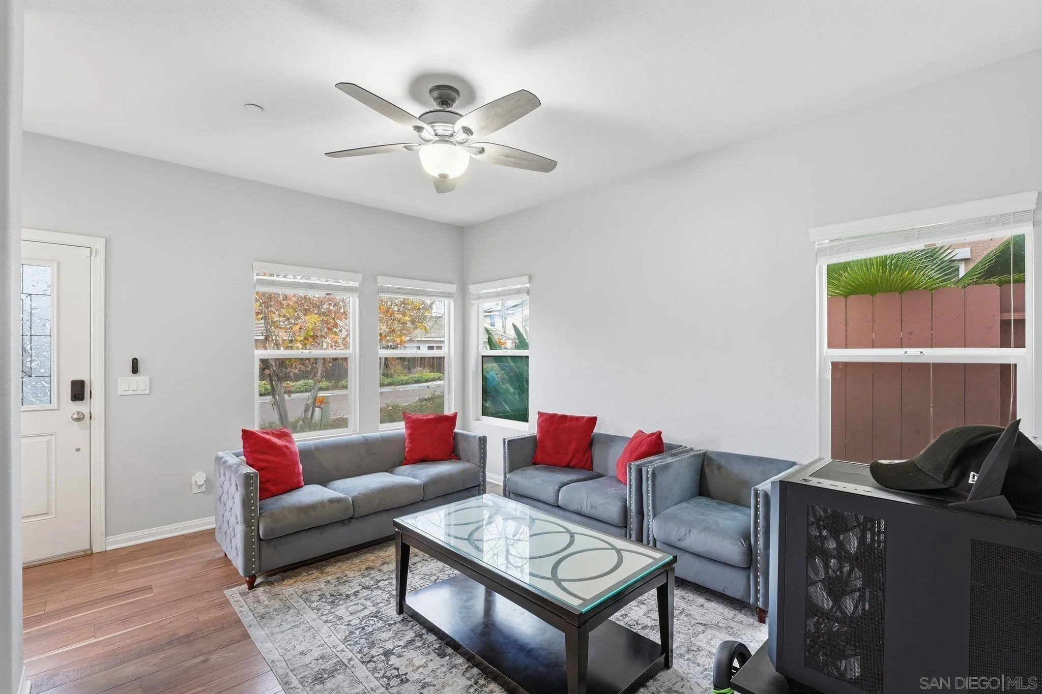 https://cdn.realtyfeed.com/cdn/127/260010721/c1f7153f9bbb11f56f6f3cd61bcdca03.webp