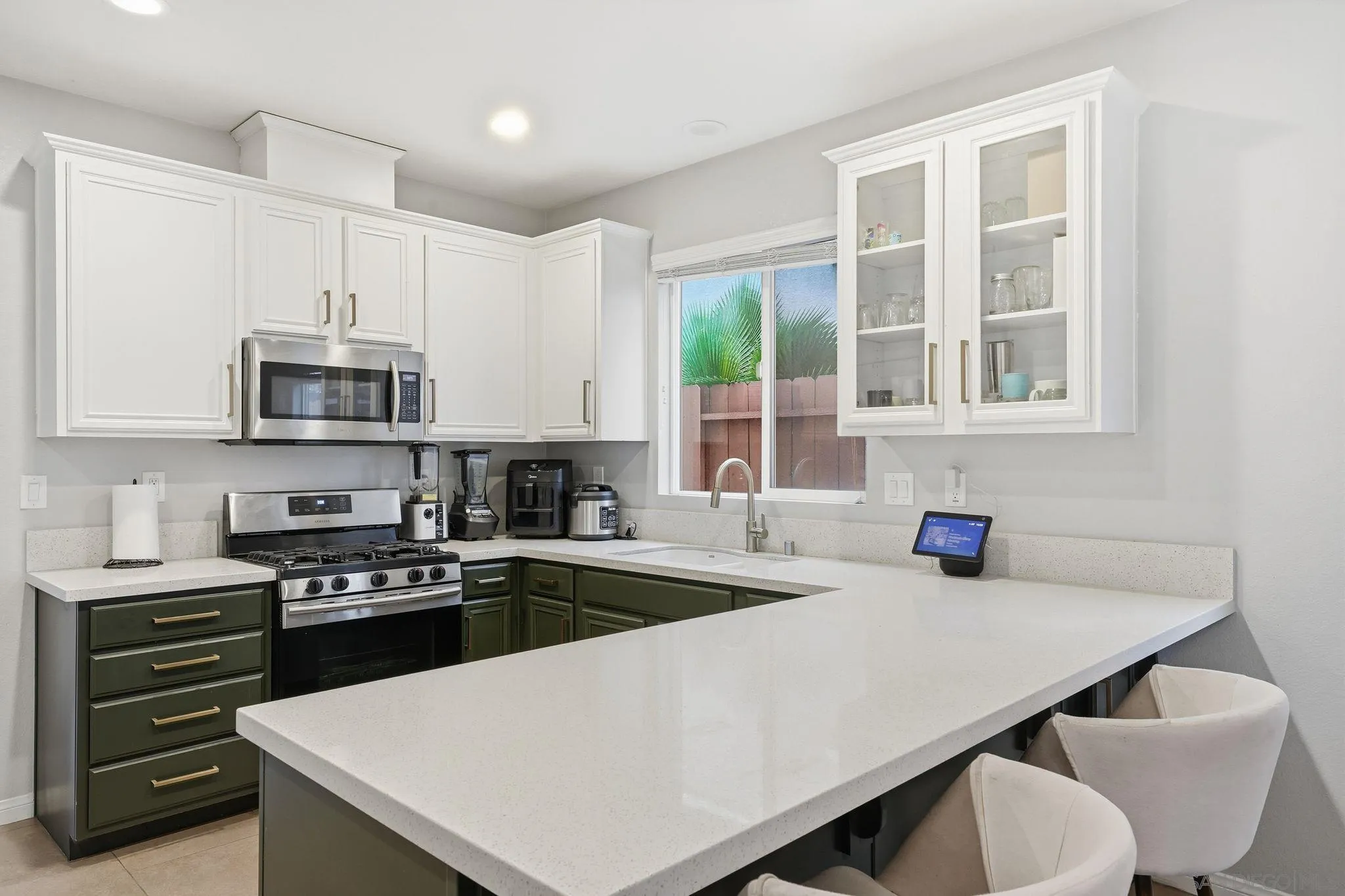 https://cdn.realtyfeed.com/cdn/127/260010721/fe6f6b32afccd10cc9caf4e54da8f99b.webp