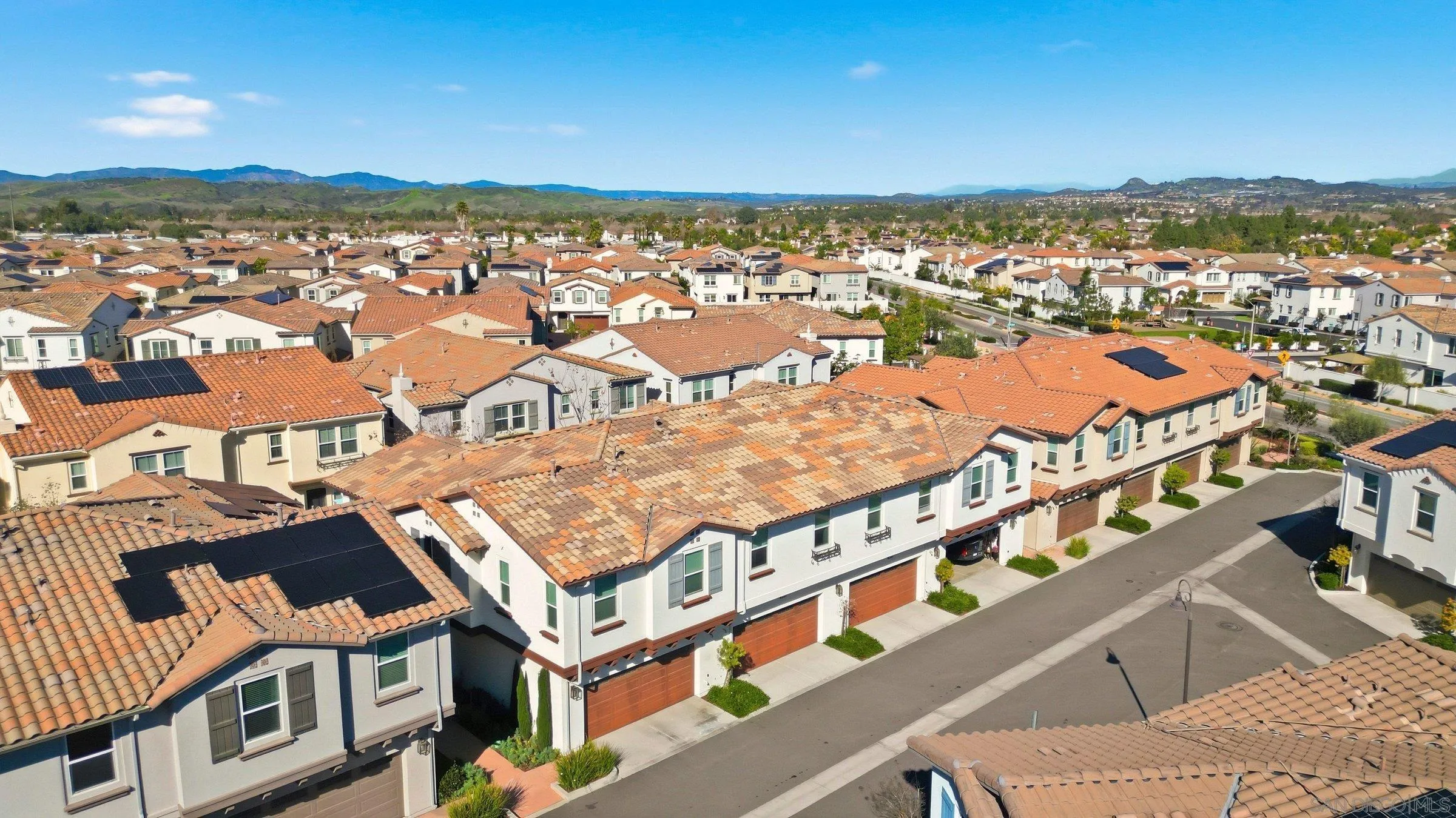 https://cdn.realtyfeed.com/cdn/127/260010723/22955b5d3f4fe017d560686d11bd148c.webp
