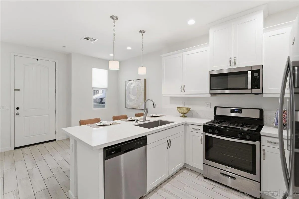 https://cdn.realtyfeed.com/cdn/127/260010723/41c0ee4a5bb1773eff190a001ba63a0a.webp