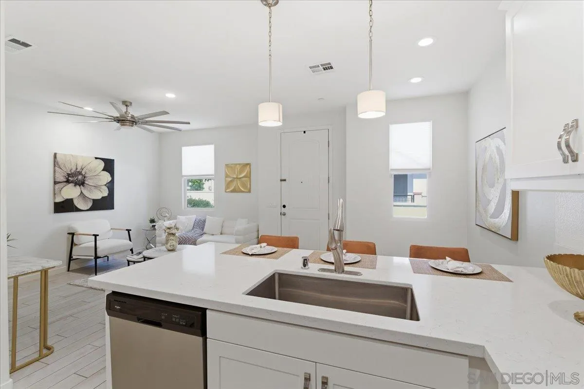 https://cdn.realtyfeed.com/cdn/127/260010723/52decb52897c442105e55c7b5043f964.webp