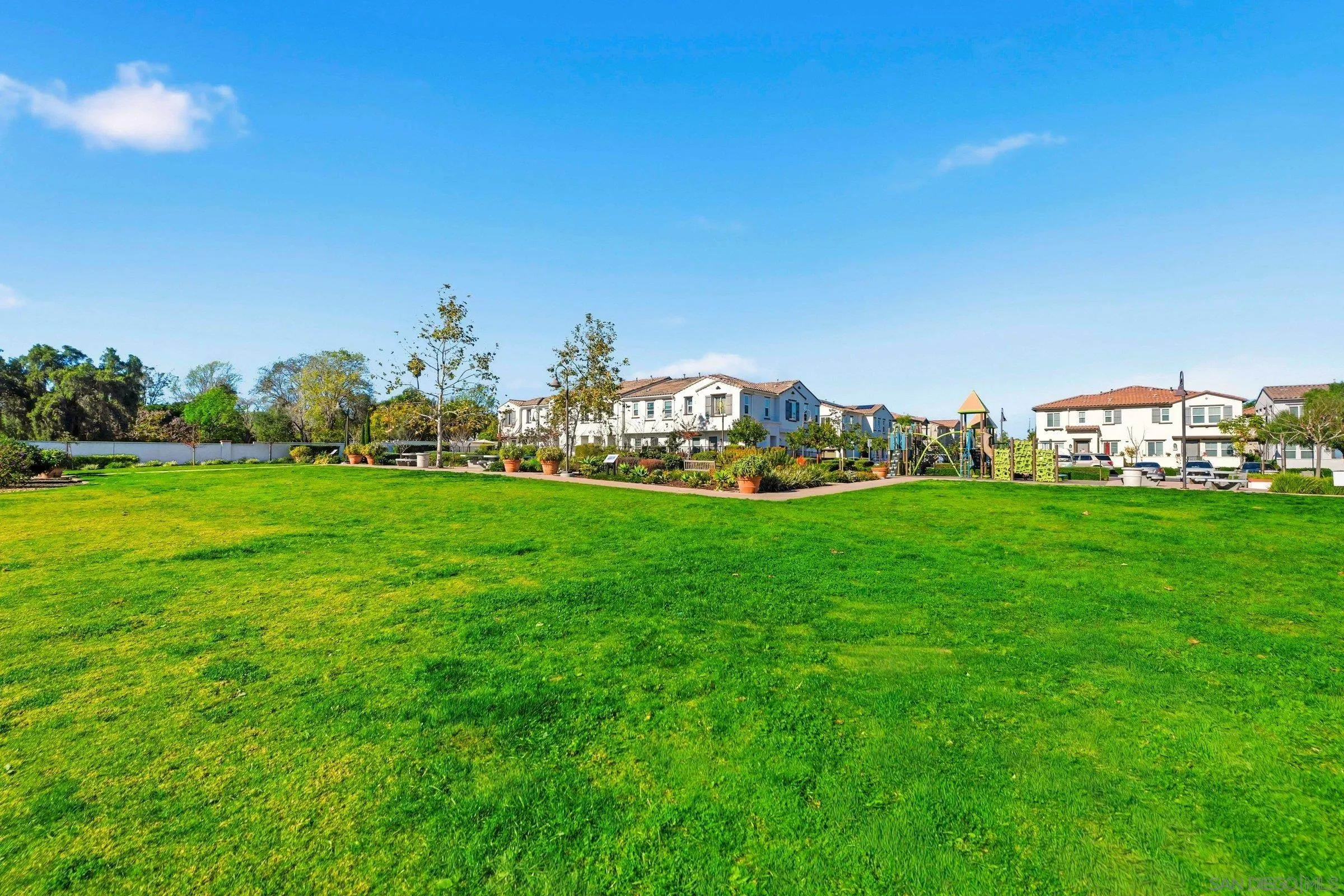 https://cdn.realtyfeed.com/cdn/127/260010723/bb164ece2775f4fd5e4d2469d7a47a89.webp