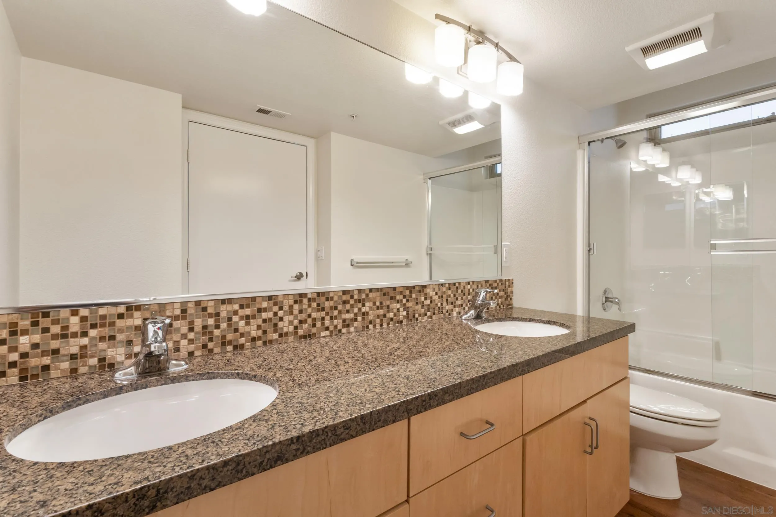 Photo #23: 260010724 Listing: Photo #23
