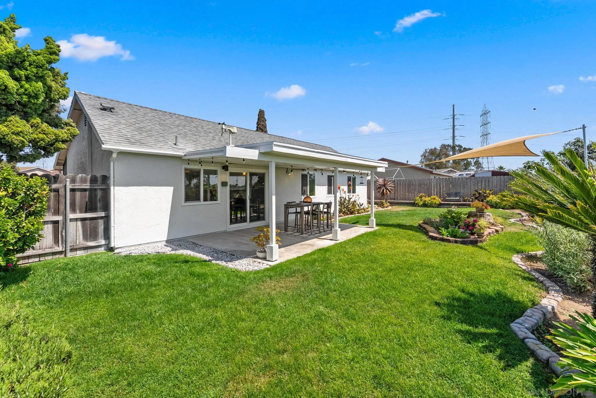 https://cdn.realtyfeed.com/cdn/127/260010726/c2edbe16be1c396f6972659d5f0b3af1.webp