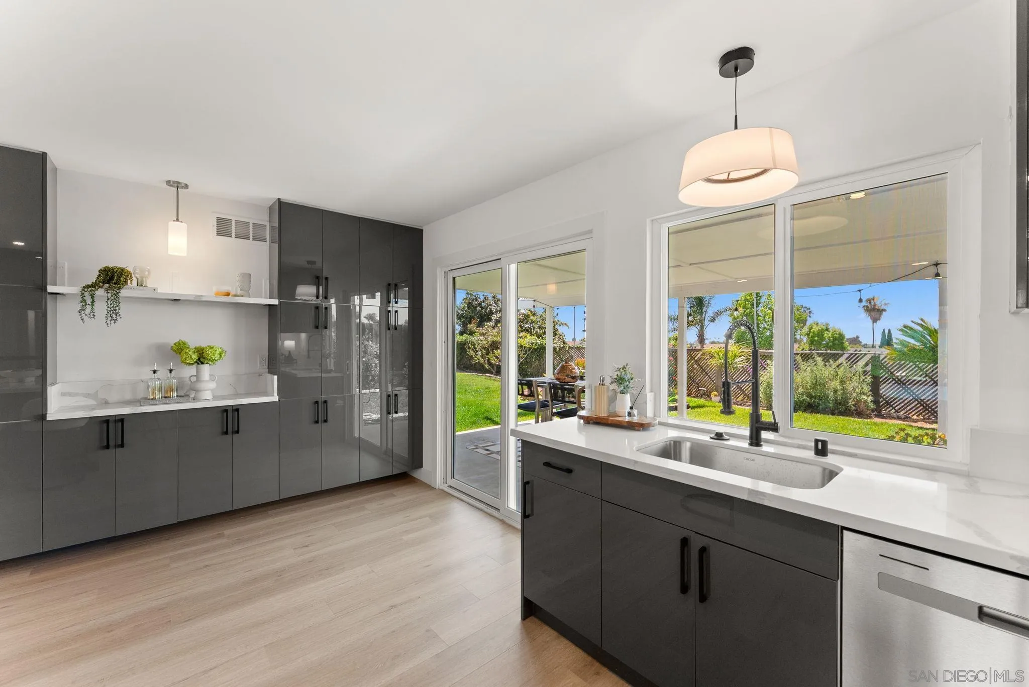 https://cdn.realtyfeed.com/cdn/127/260010726/f883371dfca23cbca2195221761b6e72.webp