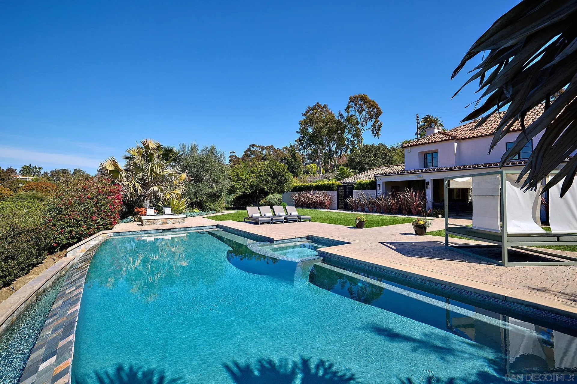 https://cdn.realtyfeed.com/cdn/127/260010727/e34c8751a5a5fa6b8146645dce9acdcc.webp