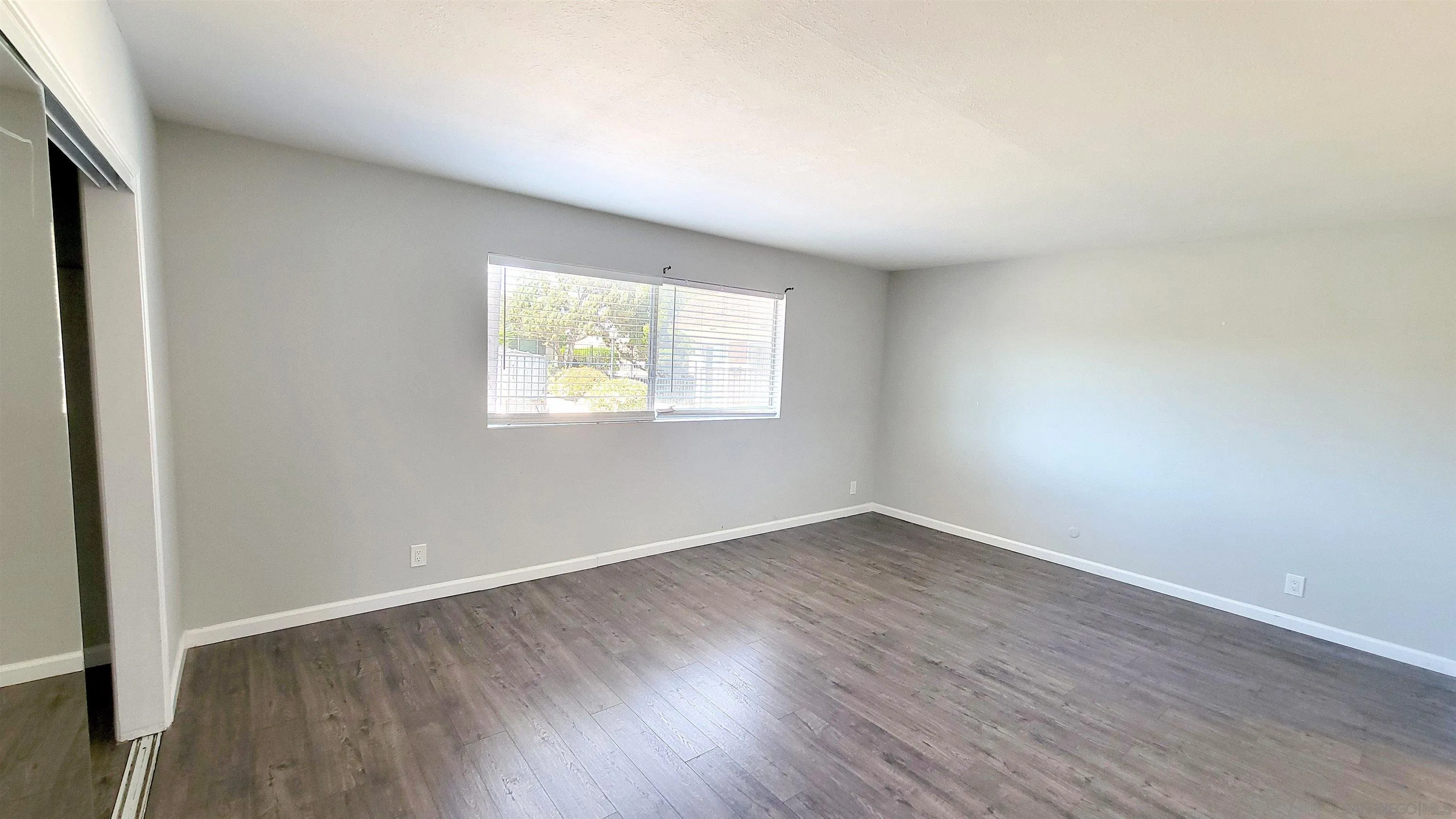 https://cdn.realtyfeed.com/cdn/127/260010728/02e95eaee5fc74096b5aa05600e06fd0.webp