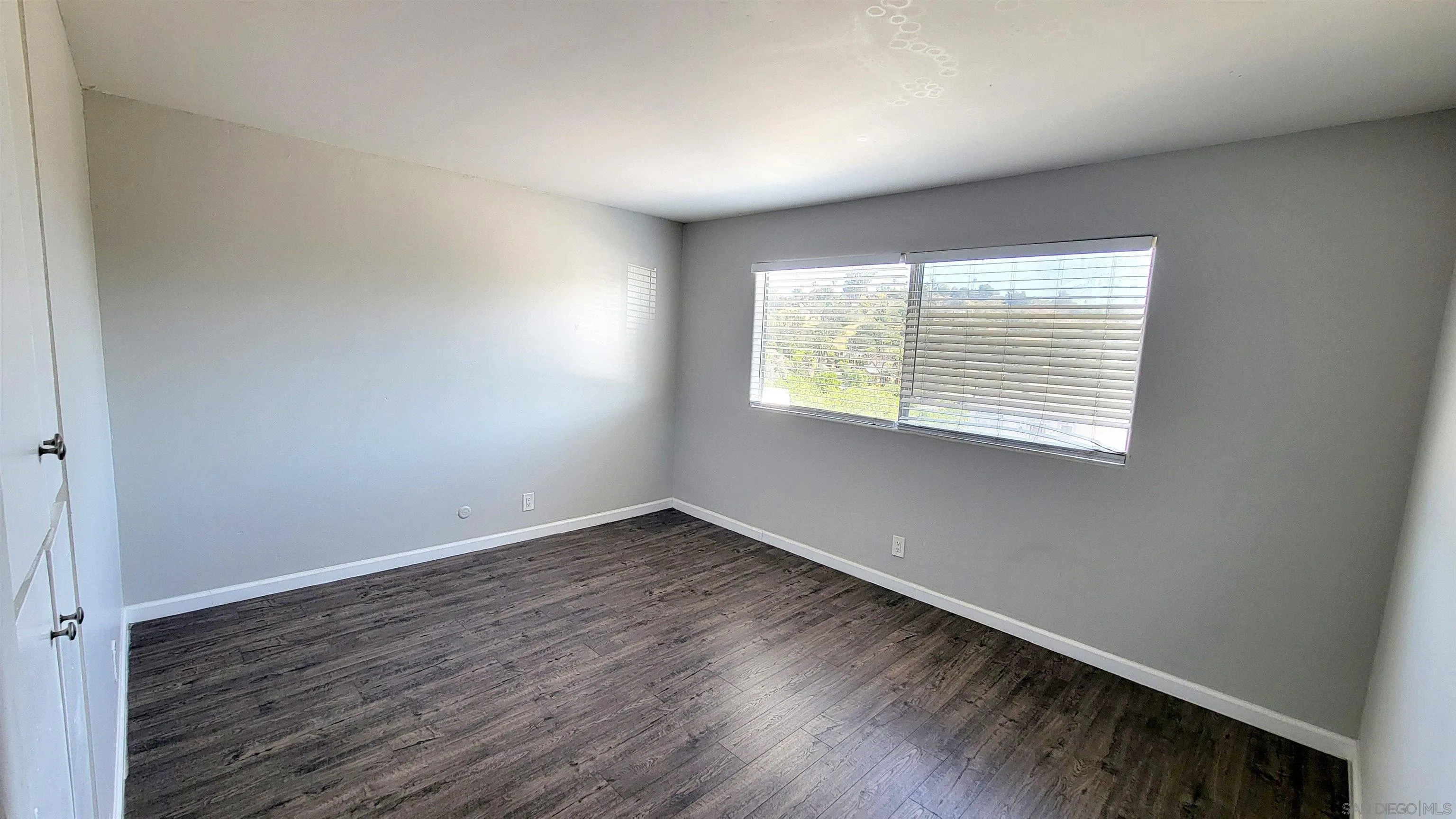 https://cdn.realtyfeed.com/cdn/127/260010728/058bc2c2a5ff58eb3d1df1eb848d9581.webp