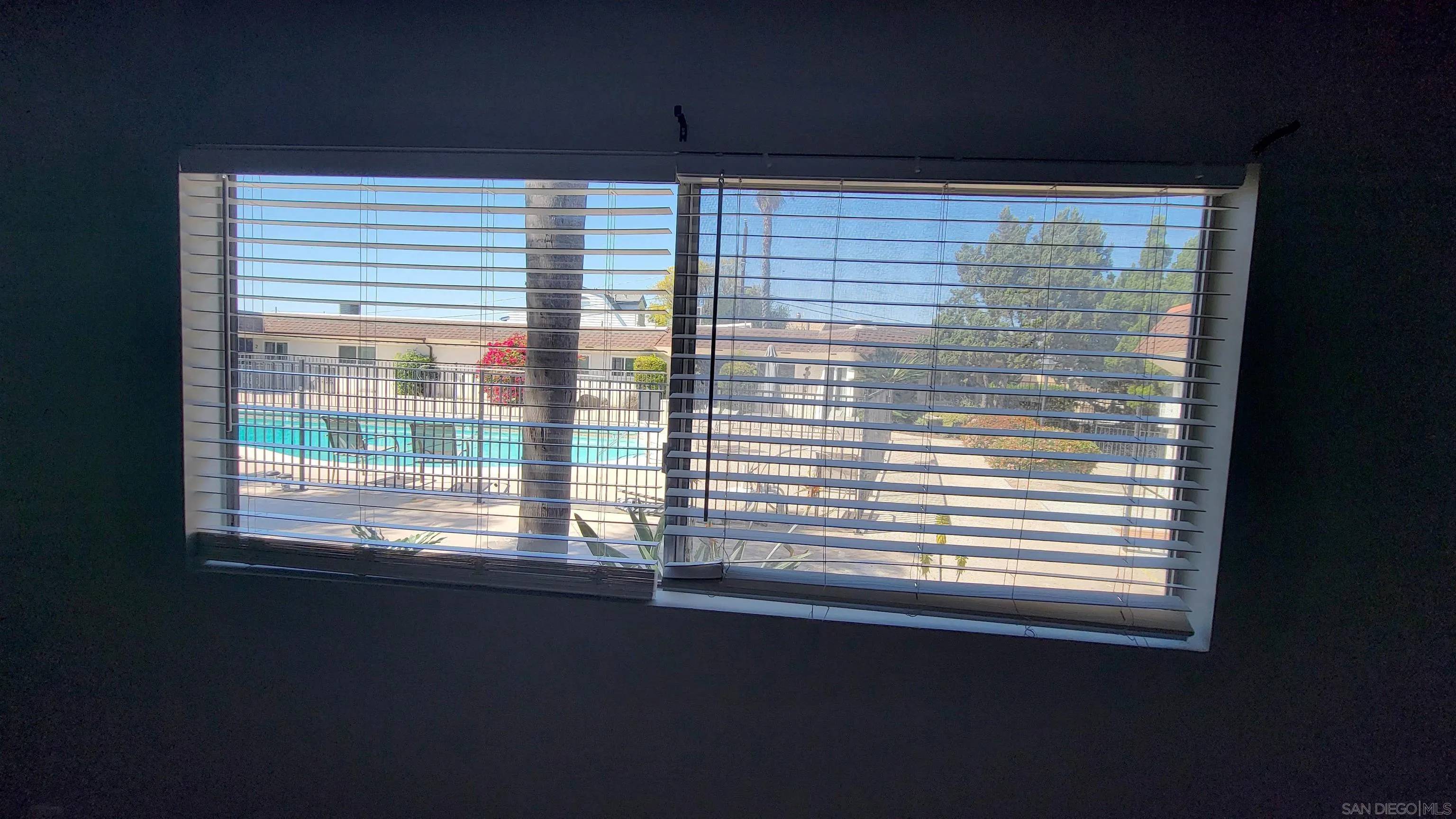 https://cdn.realtyfeed.com/cdn/127/260010728/ef177e66cf7aef6a7c14ad814181f03d.webp