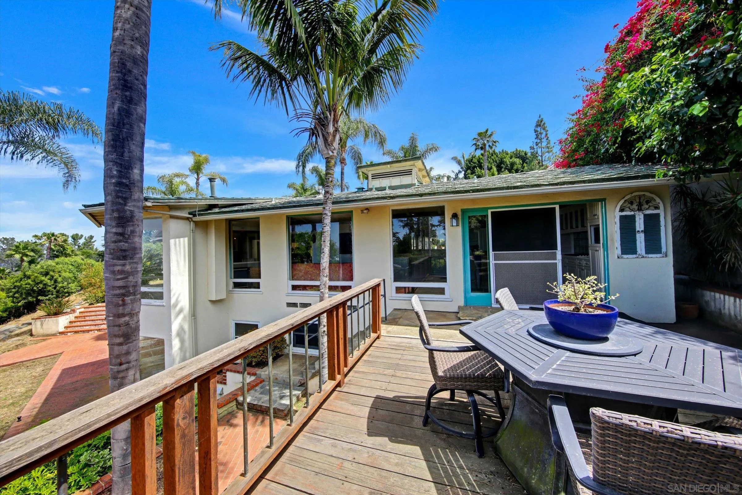 https://cdn.realtyfeed.com/cdn/127/260010729/438bf5be45fc5e344a611f141ff3df81.webp