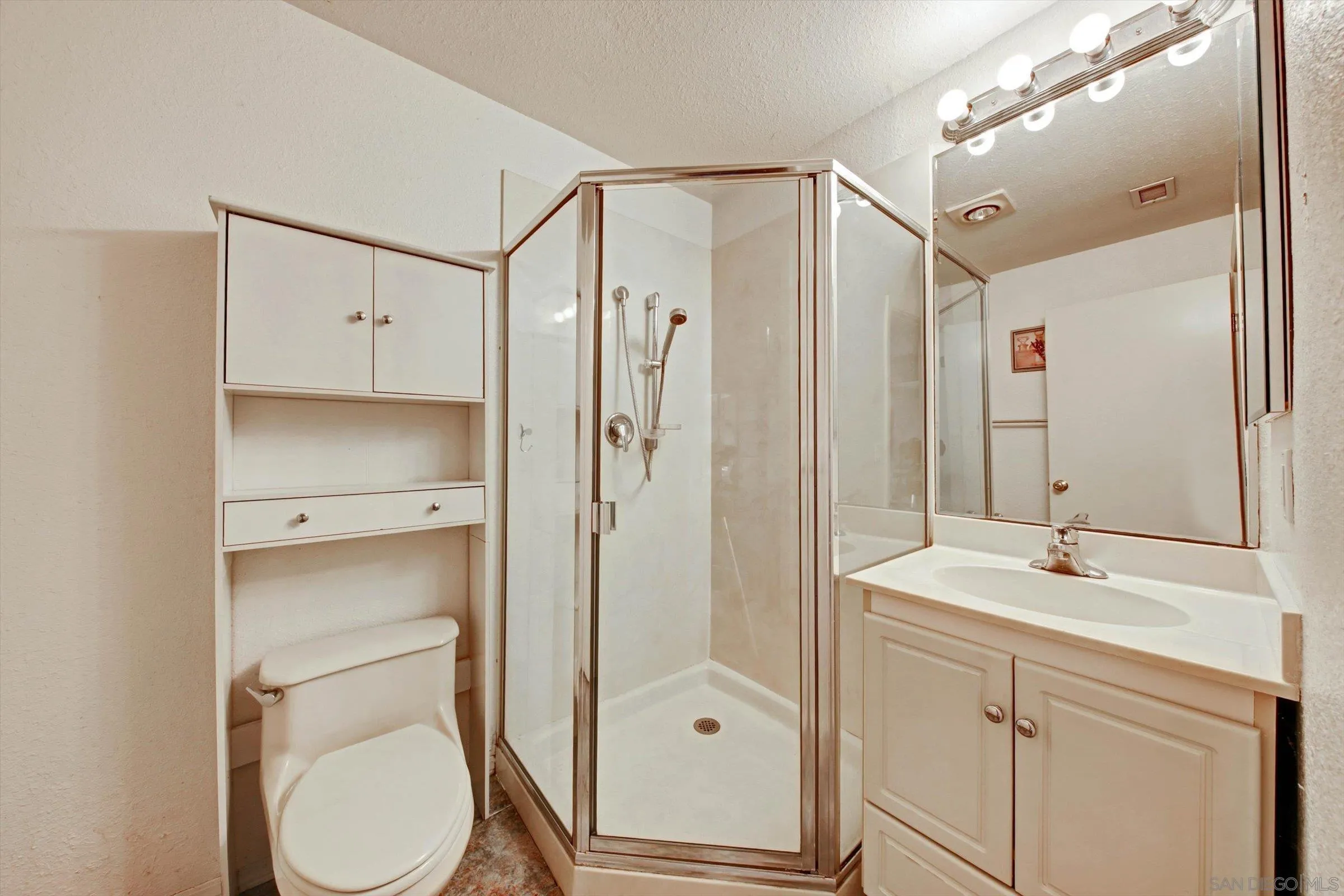 https://cdn.realtyfeed.com/cdn/127/260010729/586ab09f19dcd21c99bc3c71f7b0a5b0.webp