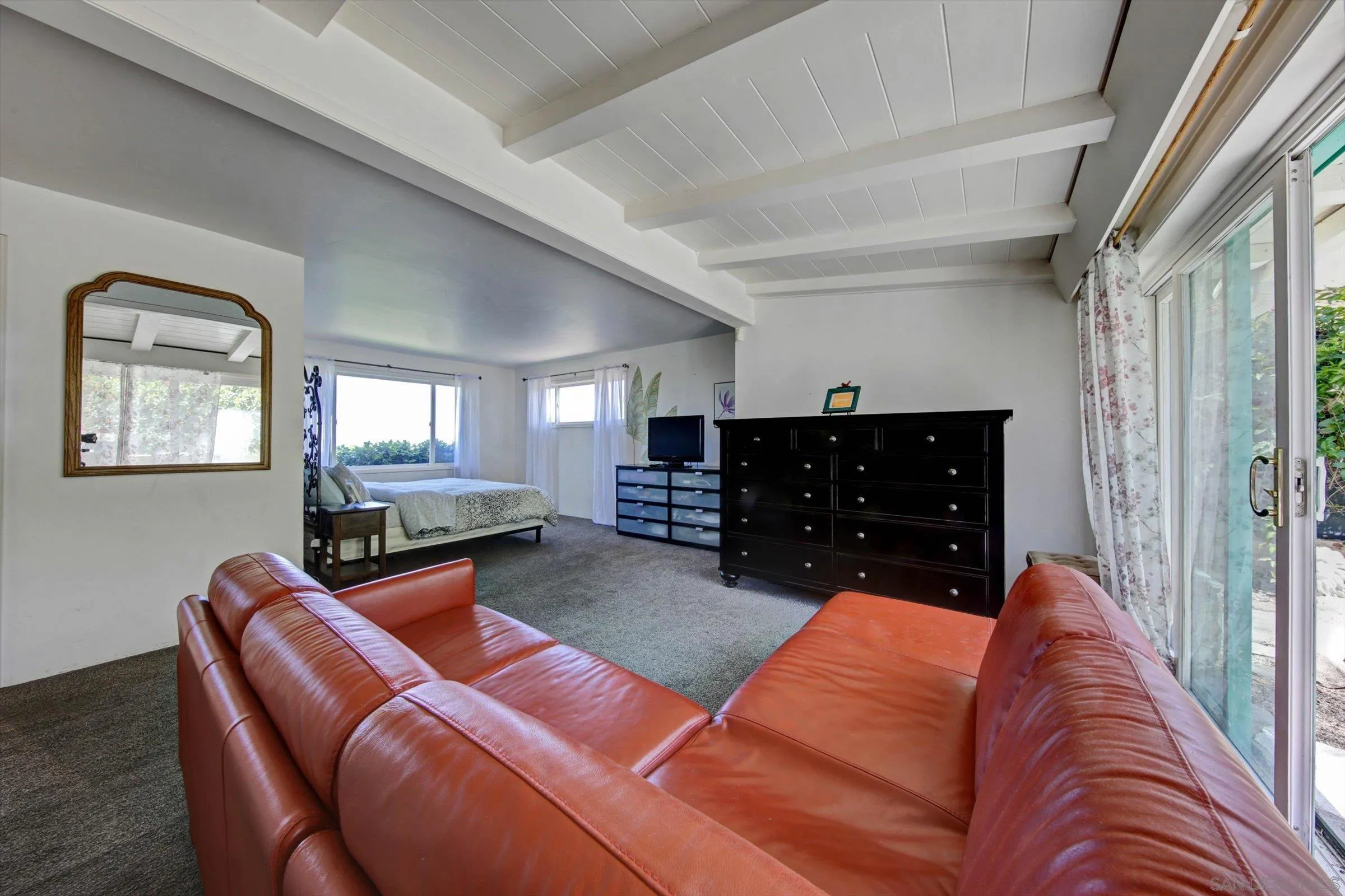 https://cdn.realtyfeed.com/cdn/127/260010729/fe8bb43b36ba846eda35fe9aa2a9cebc.webp
