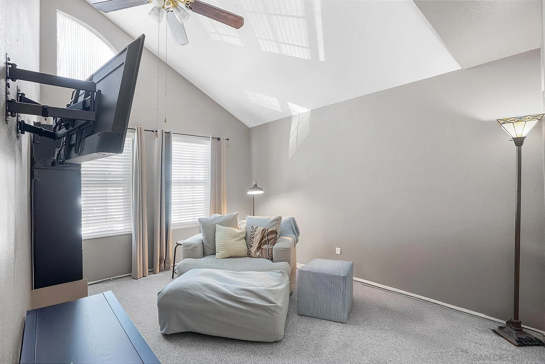 https://cdn.realtyfeed.com/cdn/127/260010730/3ab5383ae97a54e50b45a858460ca89e.webp