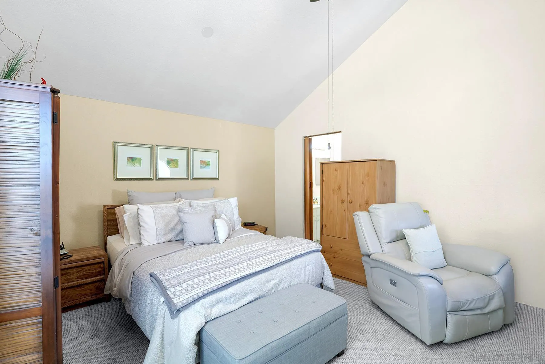 https://cdn.realtyfeed.com/cdn/127/260010730/c6d788c19816d034e07b28286db6a8e6.webp