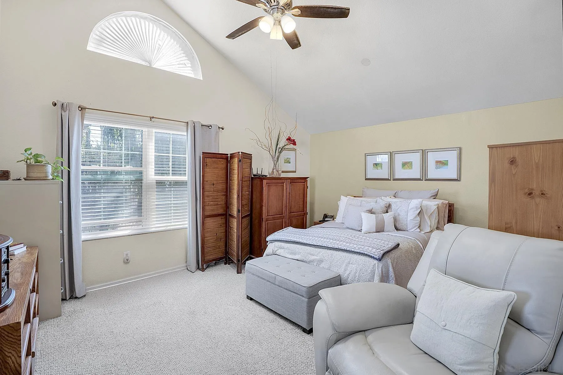 https://cdn.realtyfeed.com/cdn/127/260010730/cb32f7882a053588704f218f5b293171.webp