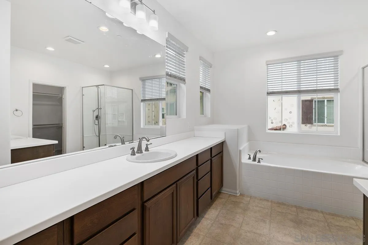 https://cdn.realtyfeed.com/cdn/127/260010734/0499d1d440a1ae37656f44d89f04decf.webp