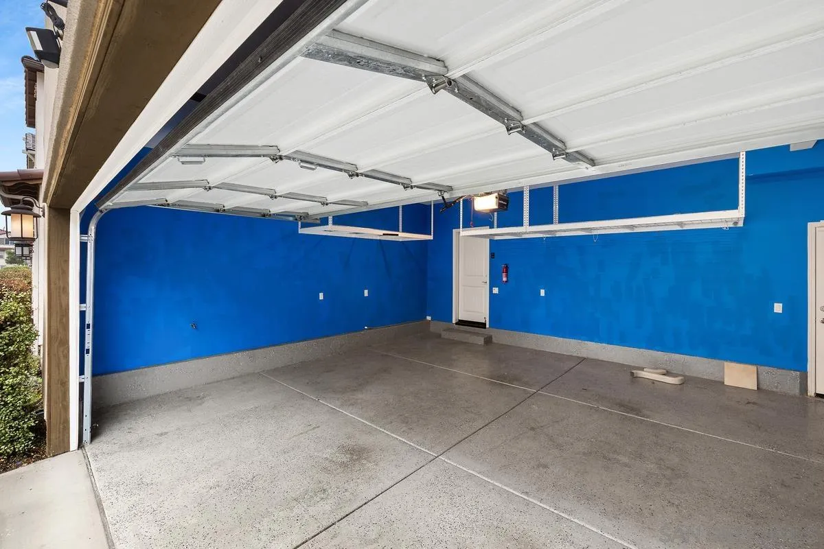 https://cdn.realtyfeed.com/cdn/127/260010734/890c0f32a9ada9e76f7aea94a18098ae.webp