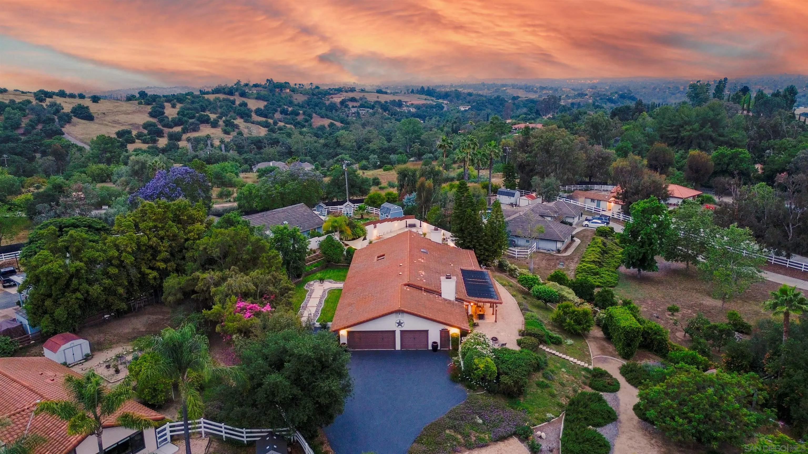 https://cdn.realtyfeed.com/cdn/127/260010737/06c7d123f1c14bb0b4dd8f7140eb8508.webp
