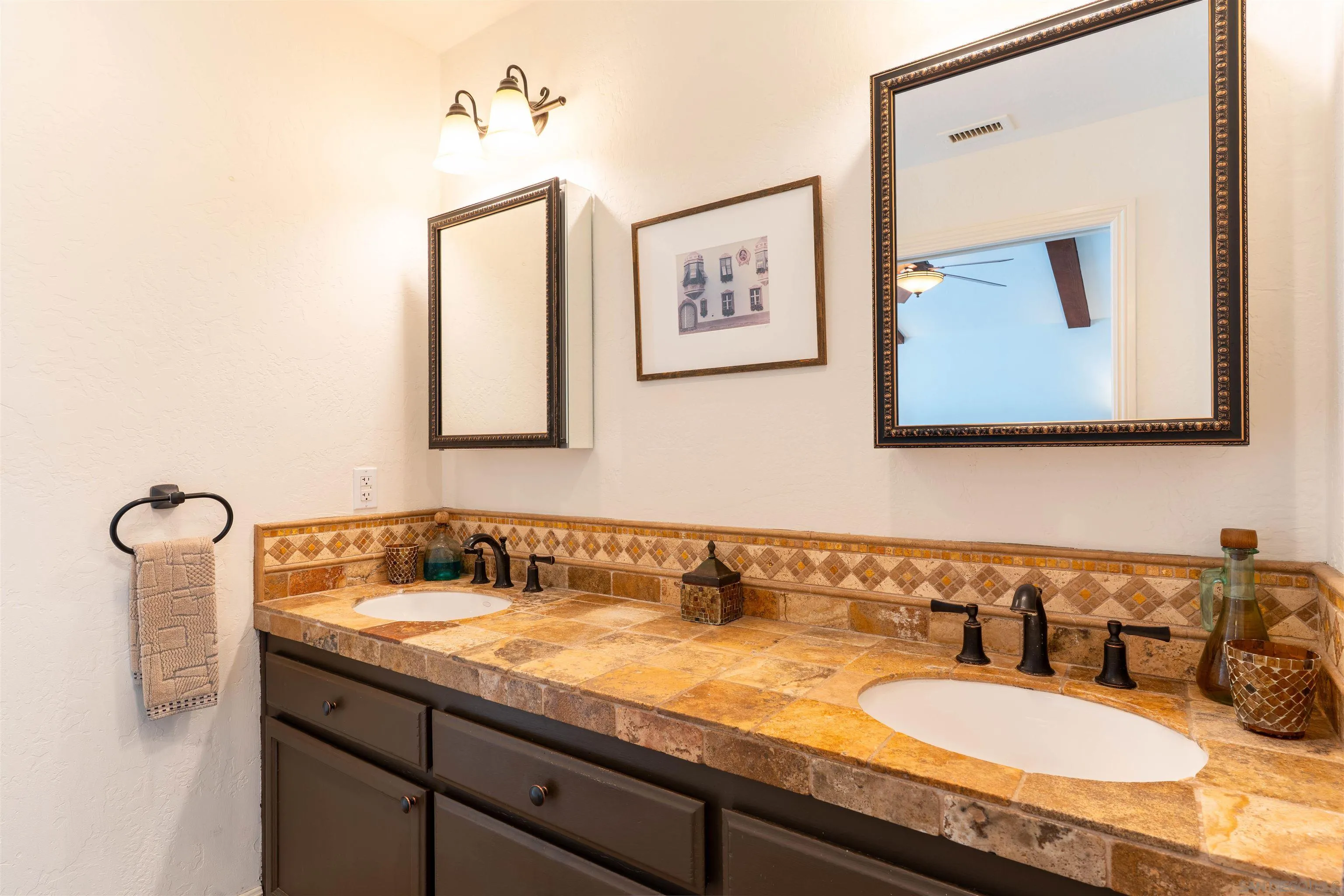 https://cdn.realtyfeed.com/cdn/127/260010737/849524296c9fbe70f8eb985a1d4f0576.webp
