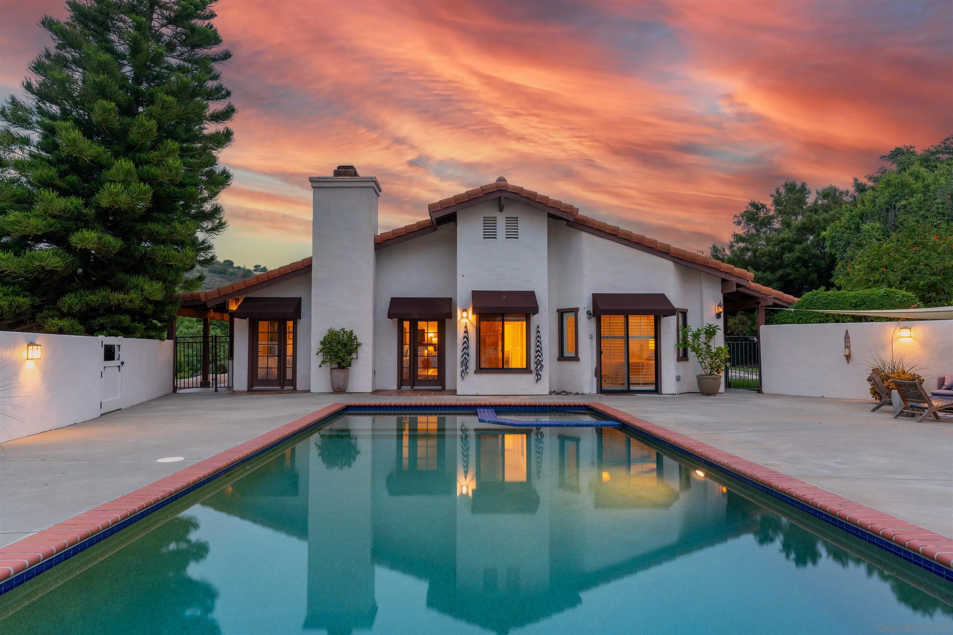 https://cdn.realtyfeed.com/cdn/127/260010737/fea2f55b3f89accc3655bf8bc7f5049a.webp