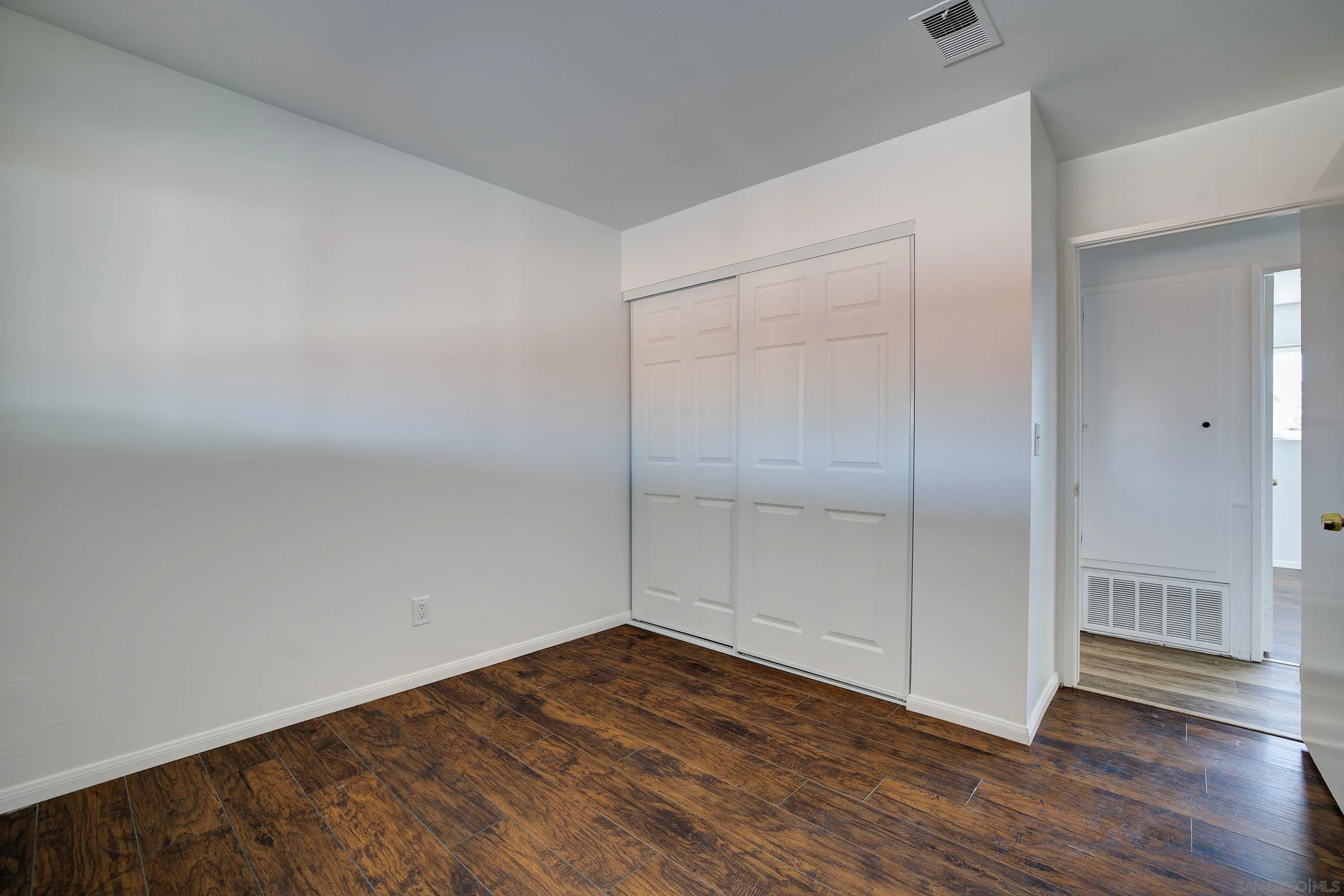 https://cdn.realtyfeed.com/cdn/127/260010738/b02b1fd0423ee8ebf9b8390eb5101a85.webp