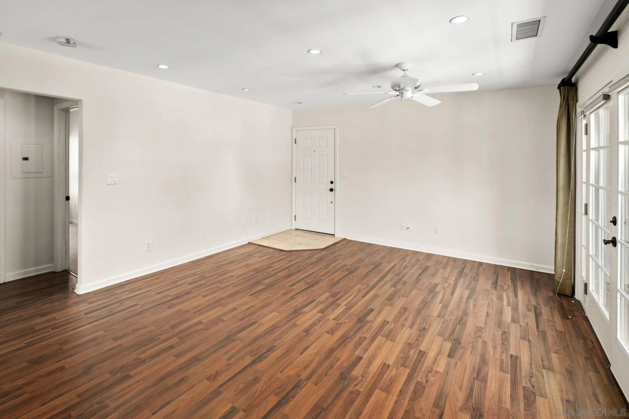 https://cdn.realtyfeed.com/cdn/127/260010739/05eb4cf3d2c4419f49e437e3313611be.webp