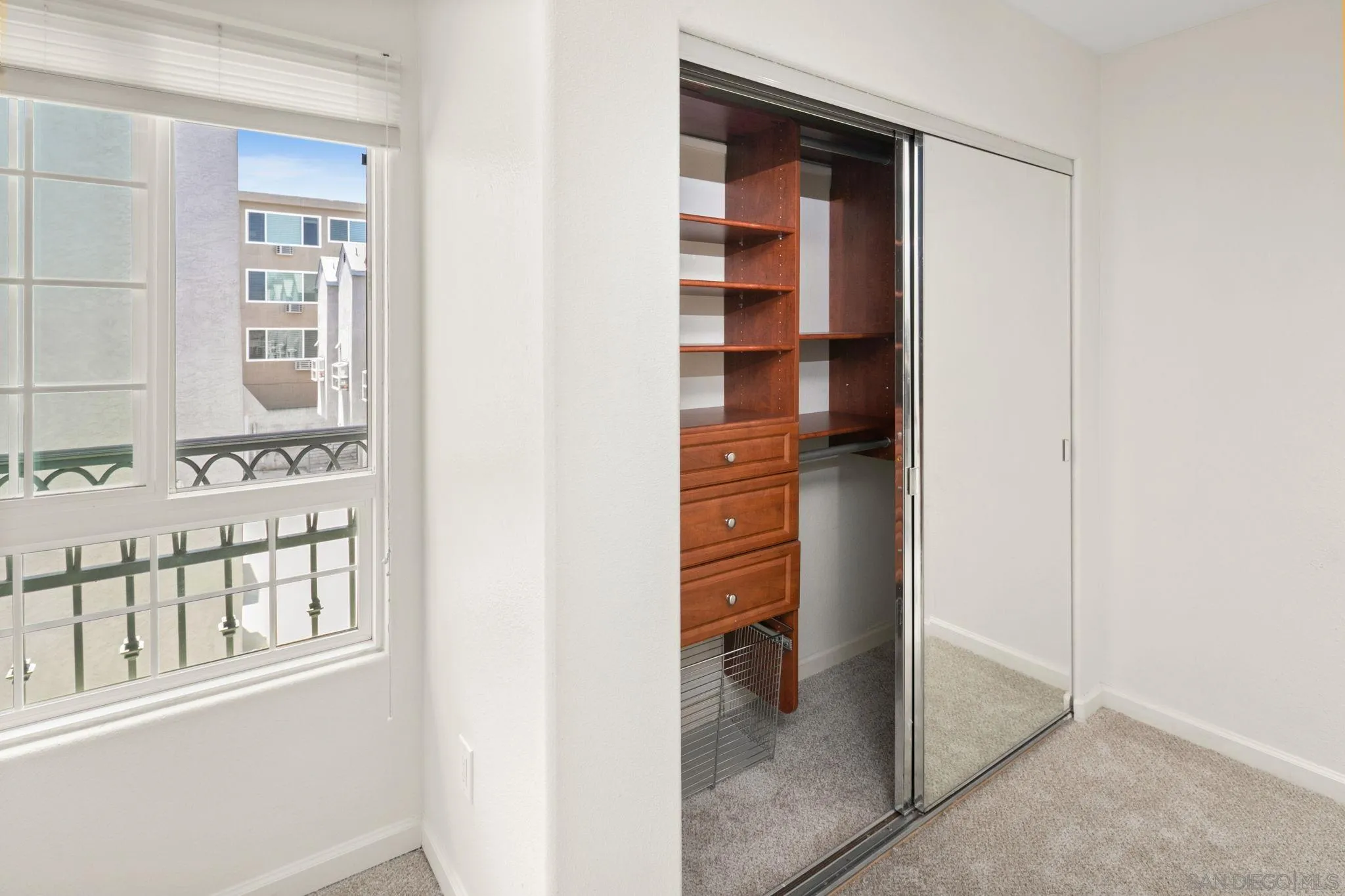 https://cdn.realtyfeed.com/cdn/127/260010739/d84d7694fb271db2a5a46bb5c69110db.webp