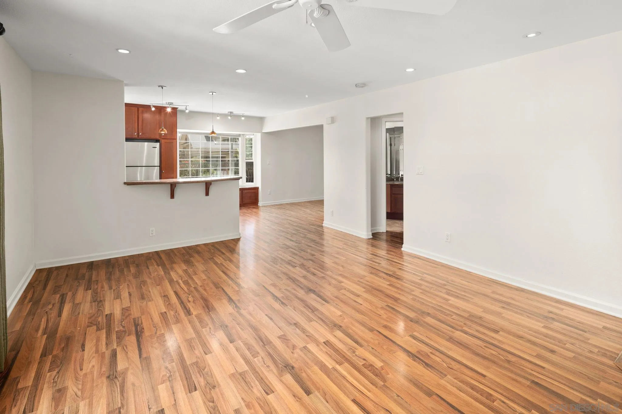 https://cdn.realtyfeed.com/cdn/127/260010739/df11b937a01d32258b2d0e637ff6d30d.webp